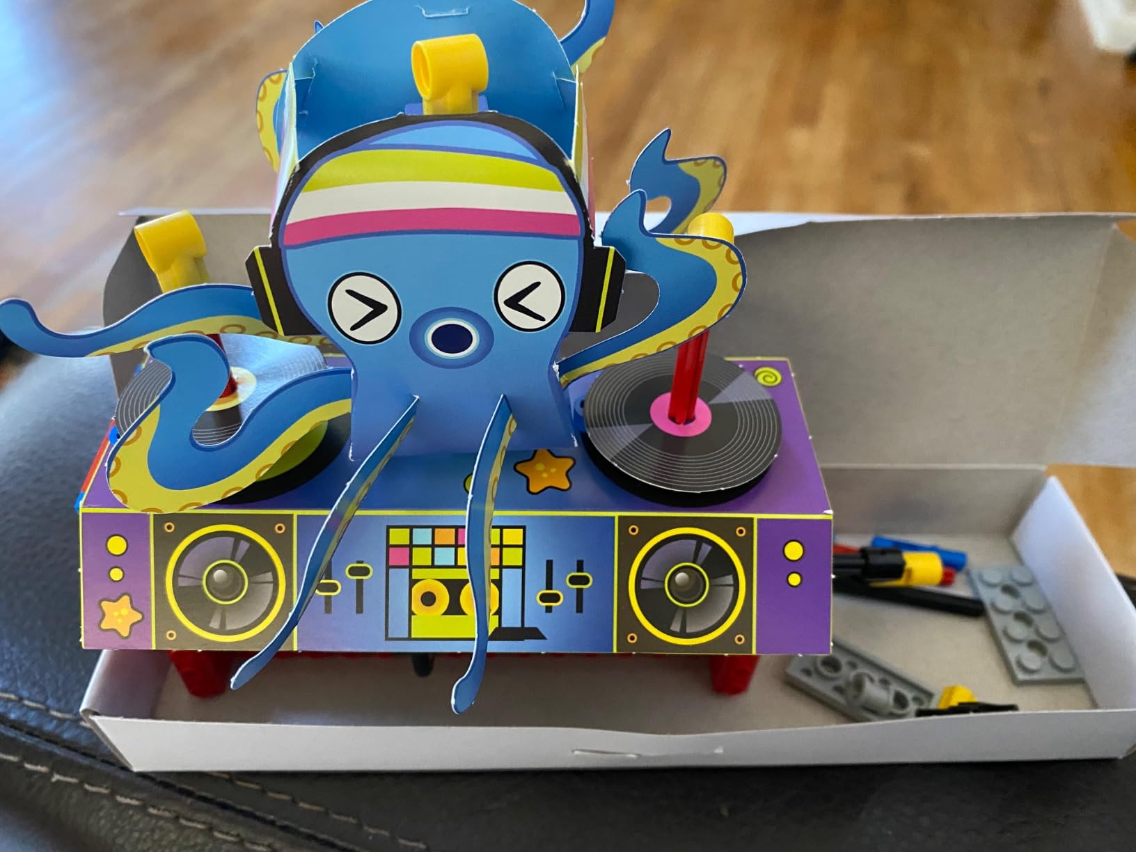 Klutz Lego Gear Bots Science/STEM Activity Kit for 8-12 years customer photo 2