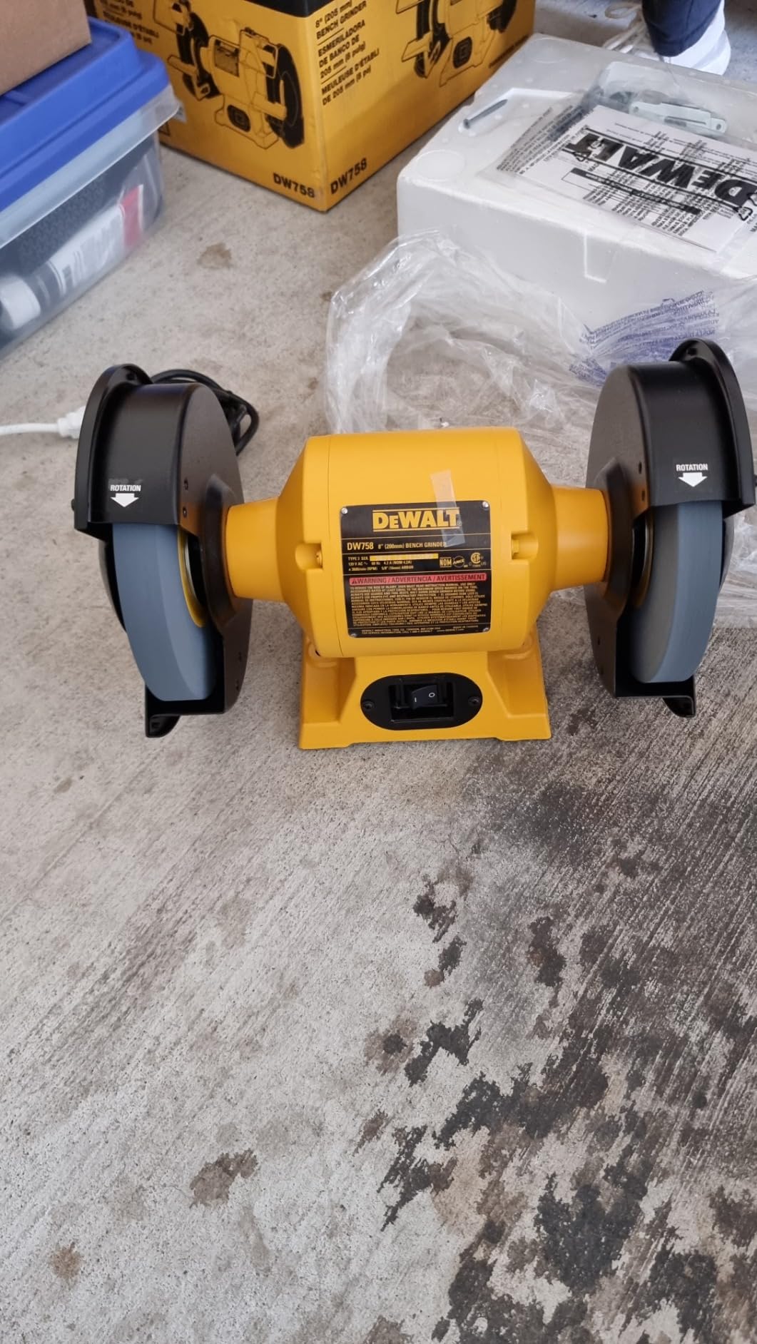 DEWALT DW758 8-Inch Bench Grinder customer photo 1