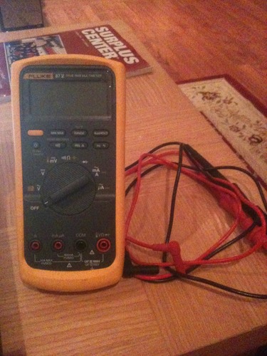 Fluke 87V Industrial Digital Multimeter, for Advanced Troubleshooting, Measures 1000 V AC/DC, Peak Min/Max, Low Pass Filter, Includes TL75 Test Leads, AC175 Alligator Clips, 80BK Temp Probe | Advanced Troubleshooting, Measures 1000 V AC/DC, Peak Min/Max & Low Pass Filter customer photo 2