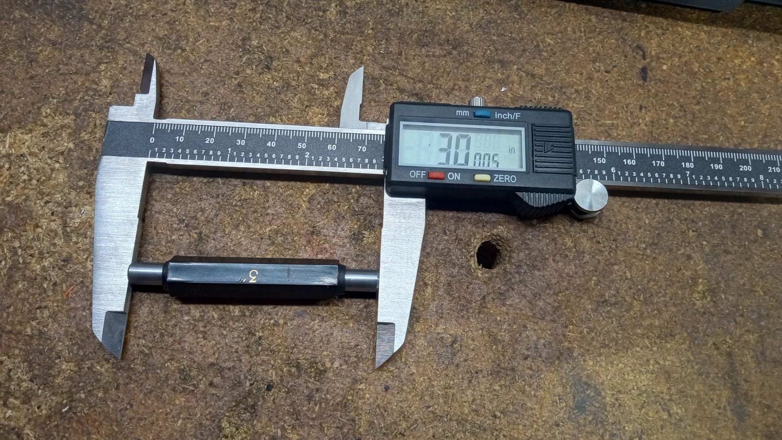 NEIKO 01409A 12” Electronic Digital Caliper | Extra Large Display | 0-12 Inches | Inch/Fractions/Millimeter Conversion | Polished Stainless Steel customer photo 2