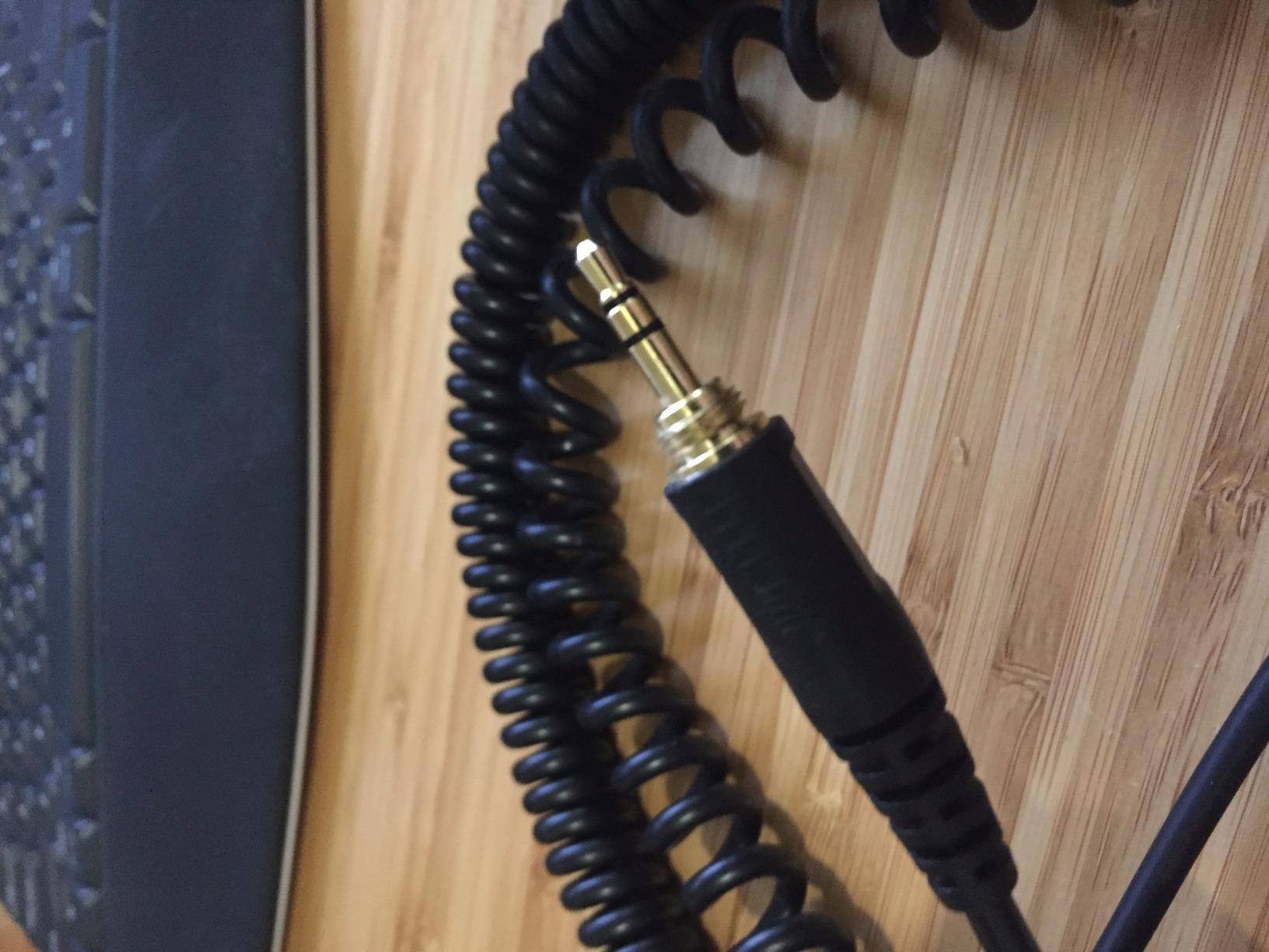 beyerdynamic DT 990 Pro (250 Ohm), Open-Back Studio Headphones, Black customer photo 2