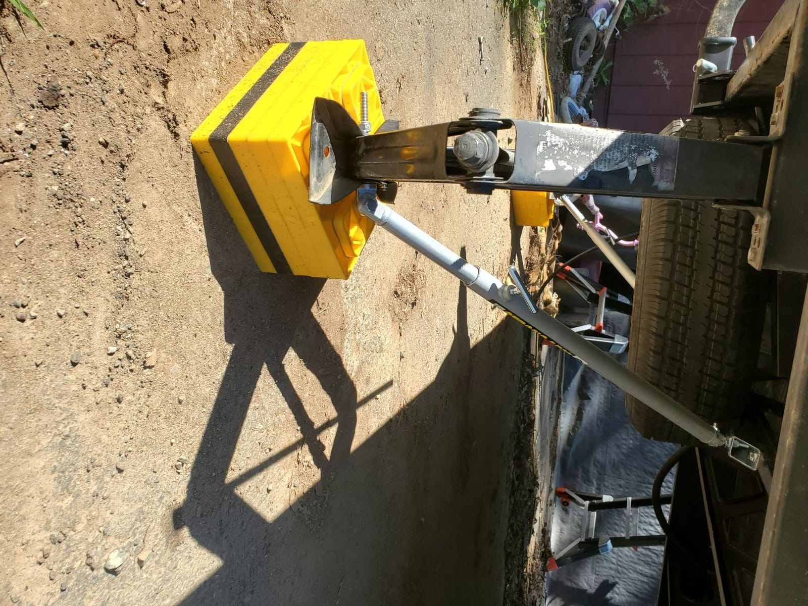 JT's Strong Arm Fifth-Wheel Jack Stabilizer Kit, Bolt-On Installation, Universal Compatibility, Telescoping Tubes, Eliminates Chassis Movement - 191023 customer photo 1
