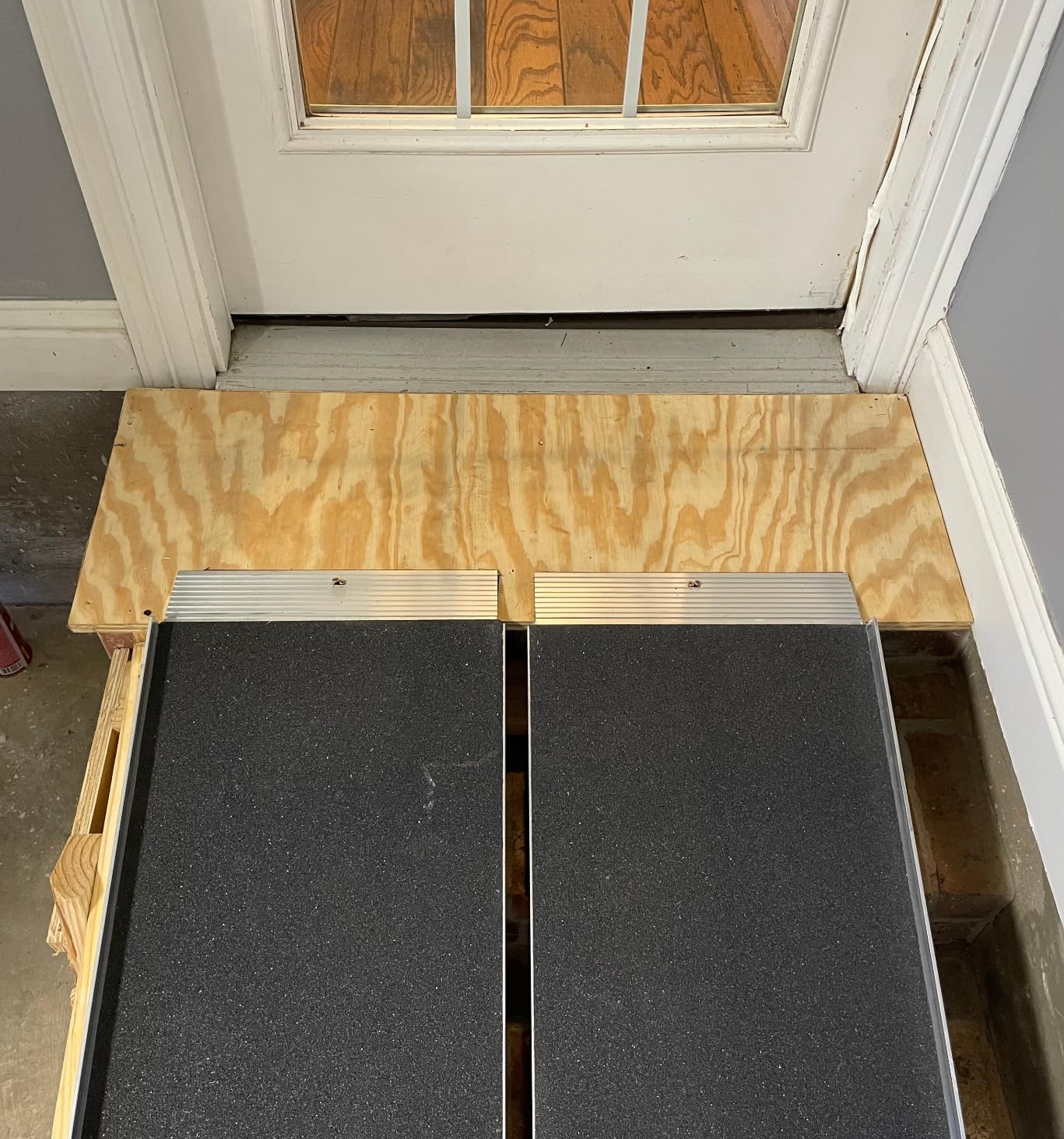 EZ-ACCESS Suitcase Trifold Wheelchair Ramp, Non Slip, 800 lb, Home, 7 ft customer photo 1