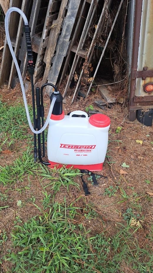 CHAPIN 61500 4-Gallon Backpack Sprayer for Lawn, Garden & Weed Control customer photo 2