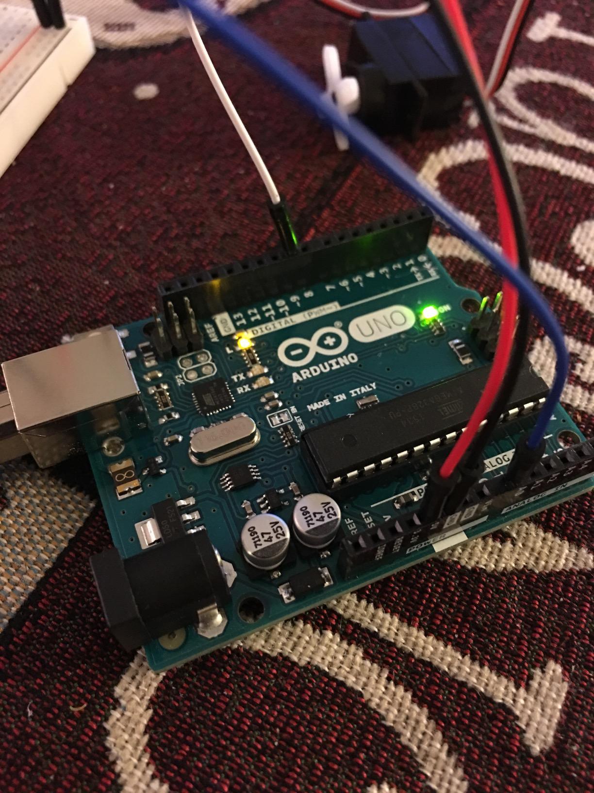 Arduino Uno REV3 [A000066] - ATmega328P Microcontroller, 16MHz, 14 Digital I/O Pins, 6 Analog Inputs, 32KB Flash, USB Connectivity, Compatible with Arduino IDE for DIY Projects and Prototyping customer photo 1