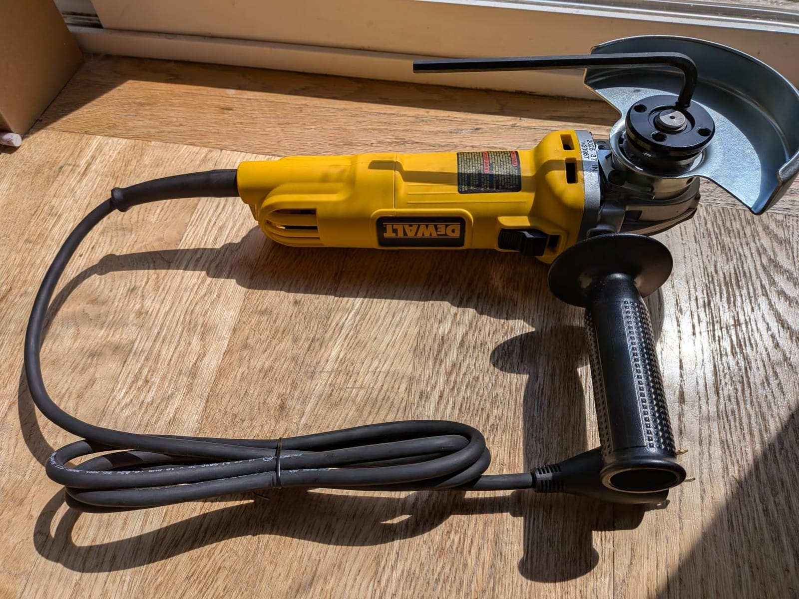 DEWALT Angle Grinder, One-Touch Guard, 4-1/2 -Inch (DWE4011) customer photo 2