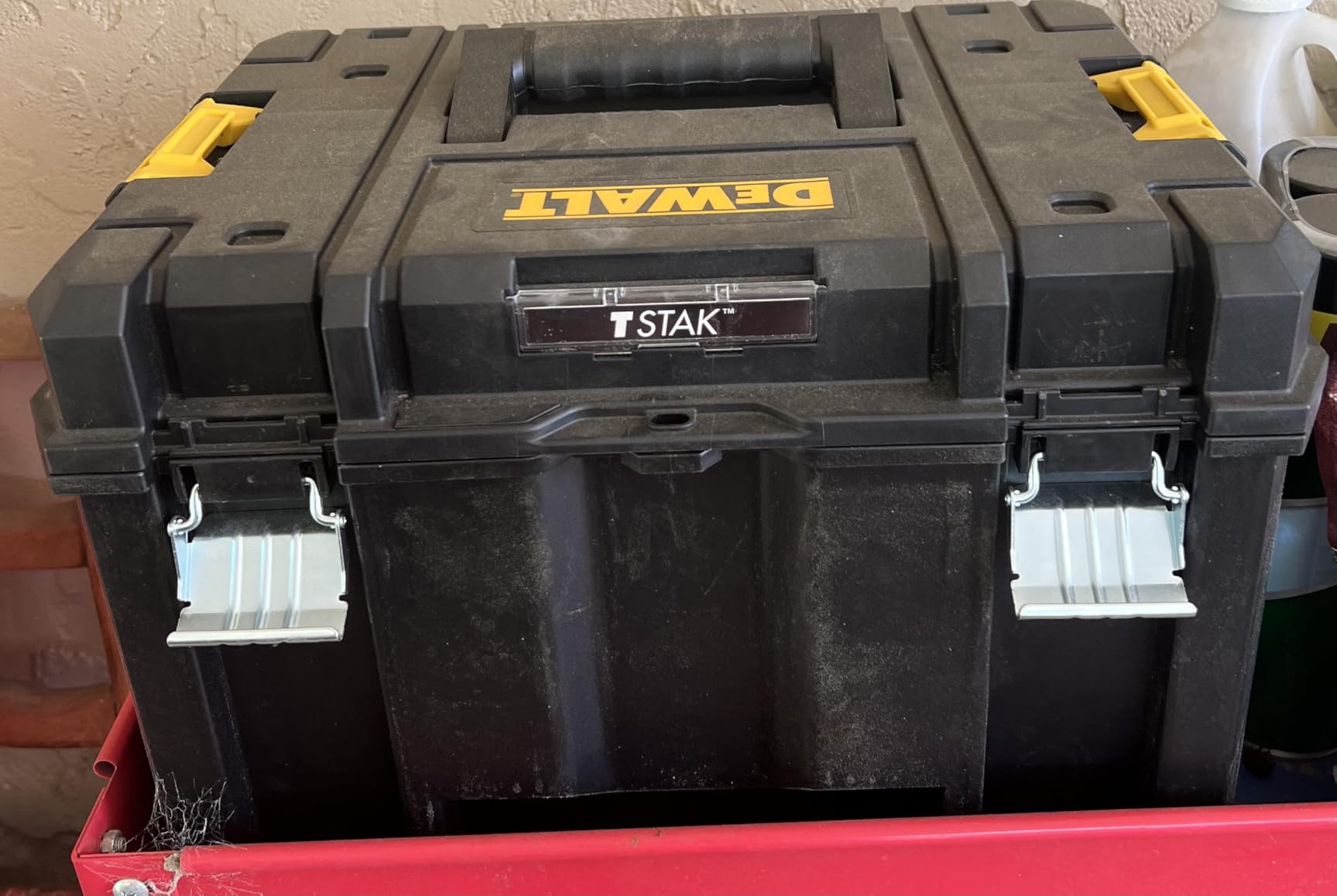 DEWALT TSTAK Tool Box, Extra Large Design, Removable Tray for Easy Access to Tools, Water and Debris Resistant (DWST17806) customer photo 2