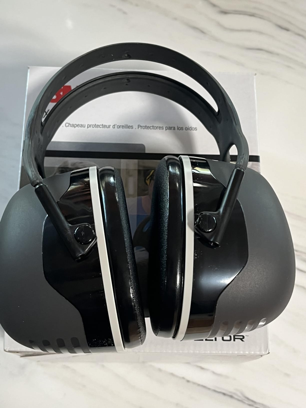 3M PELTOR Ear Muff Hearing Protection, X5 Series, Noise Protection NRR 21 dB, Construction, Manufacturing, Automotive customer photo 1