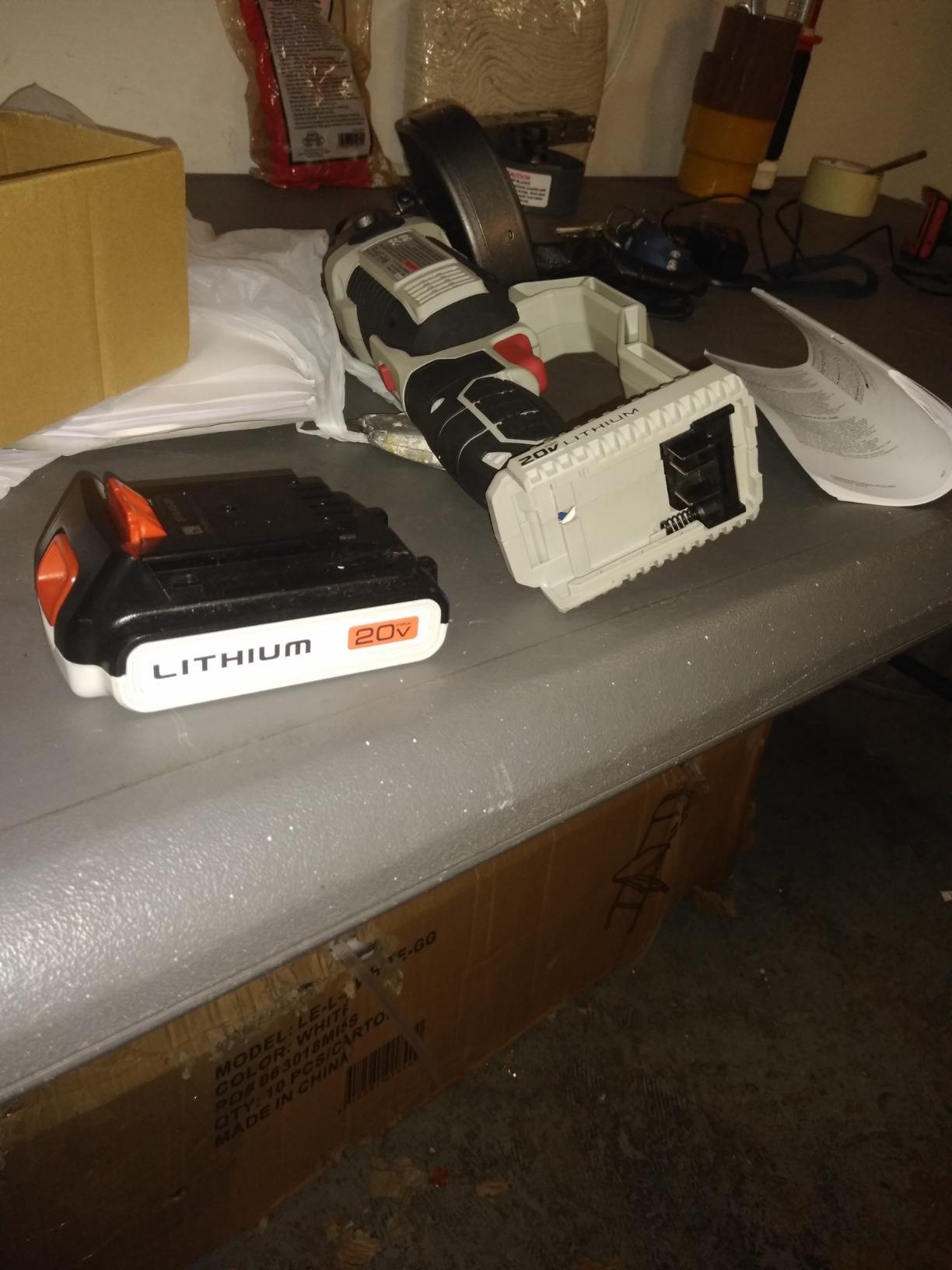 PORTER-CABLE 20V MAX* Angle Grinder Tool, 4-1/2-Inch, Tool Only (PCC761B) customer photo 1