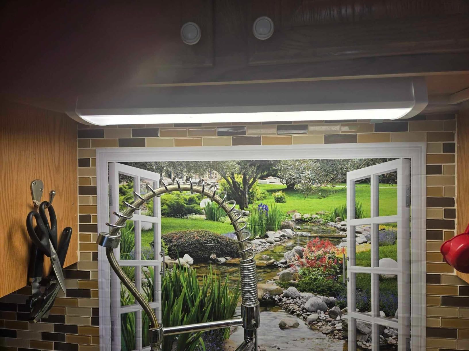Lithonia Lighting 4' Low-Profile LED Wraparound Light Fixture, 4000K, 120V customer photo 1