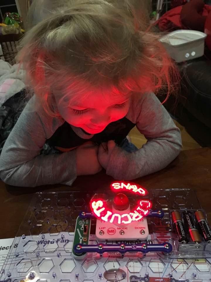 Snap Circuits “Arcade”, Electronics Exploration Kit, Stem Activities for Ages 8+, Full Color Project Manual (SCA-200) customer photo 1