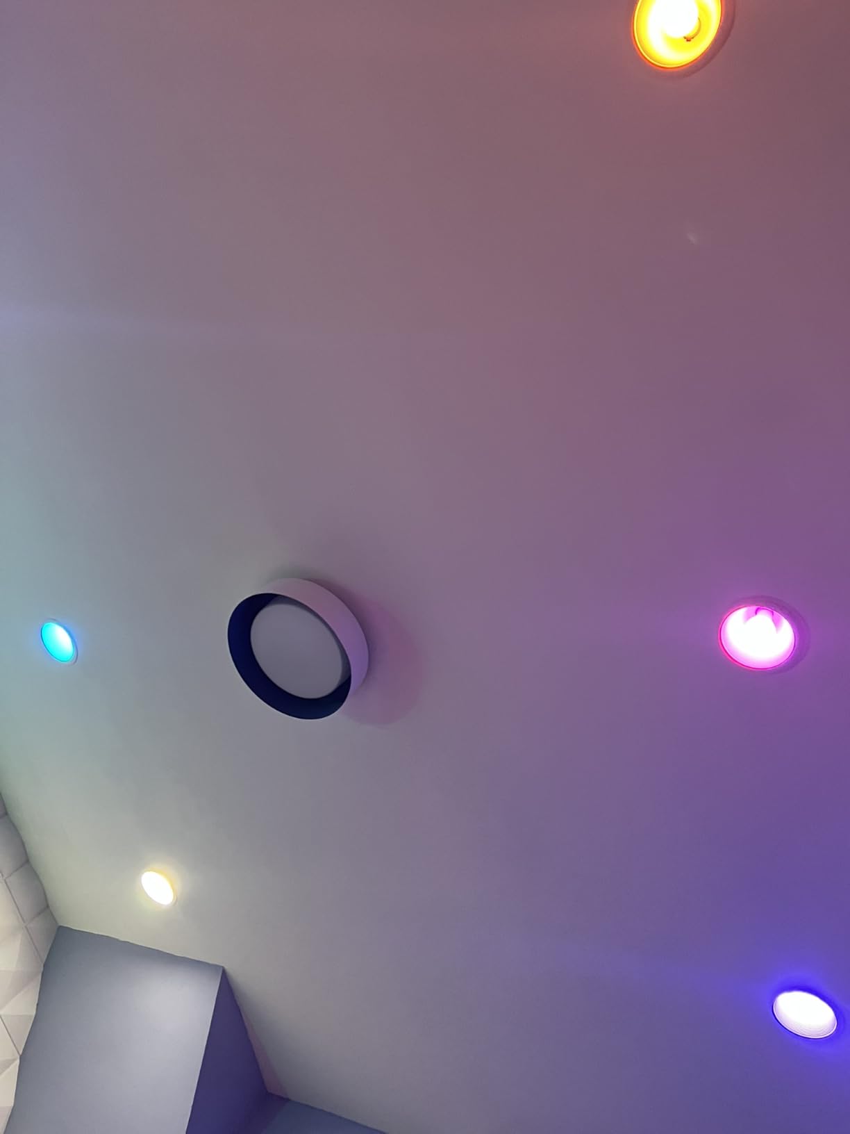 Philips Hue Bridge, Unlock the Full Potential of Hue Bridge System, Multi-Room and Out-of-Home Control, Create Automations and Zones, Smart Lighting Hub, Works with Voice and Matter-Compatible customer photo 2