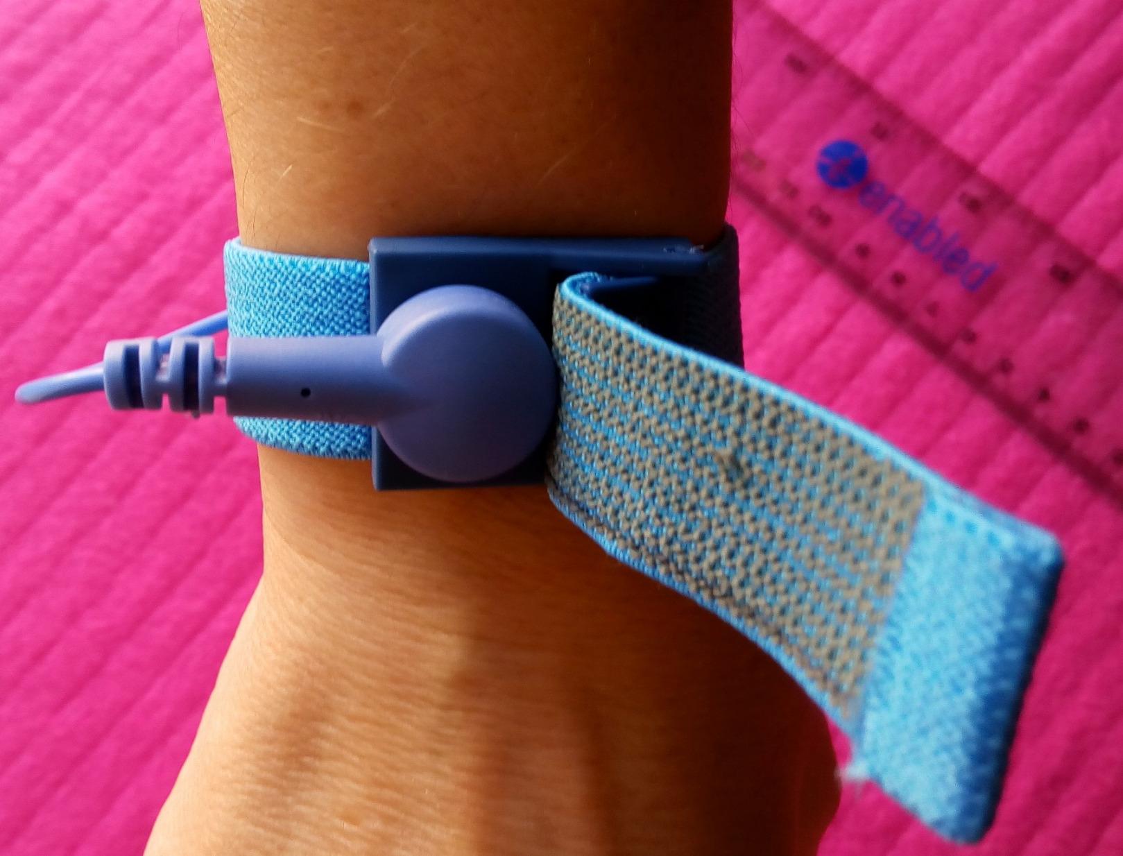 Anti Static Wrist Straps - 3 Pack - Reusable Anti-Static Wrist Straps Equipped with Grounding Wire and Alligator Clip - Enables You to Ground Yourself(2x Black + 1x Blue) customer photo 2
