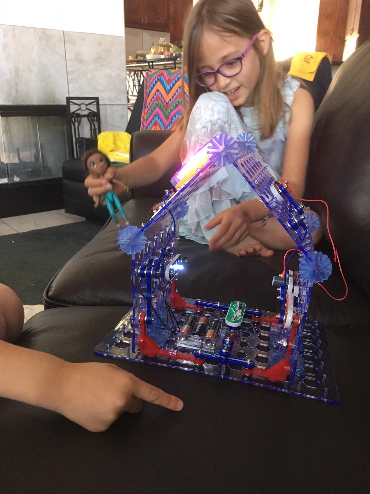 Snap Circuits 3D Illumination Electronics Exploration Kit | Over 150 STEM Projects | Full Color Project Manual | 50 Parts | STEM Educational Toys for Kids 8+ customer photo 2