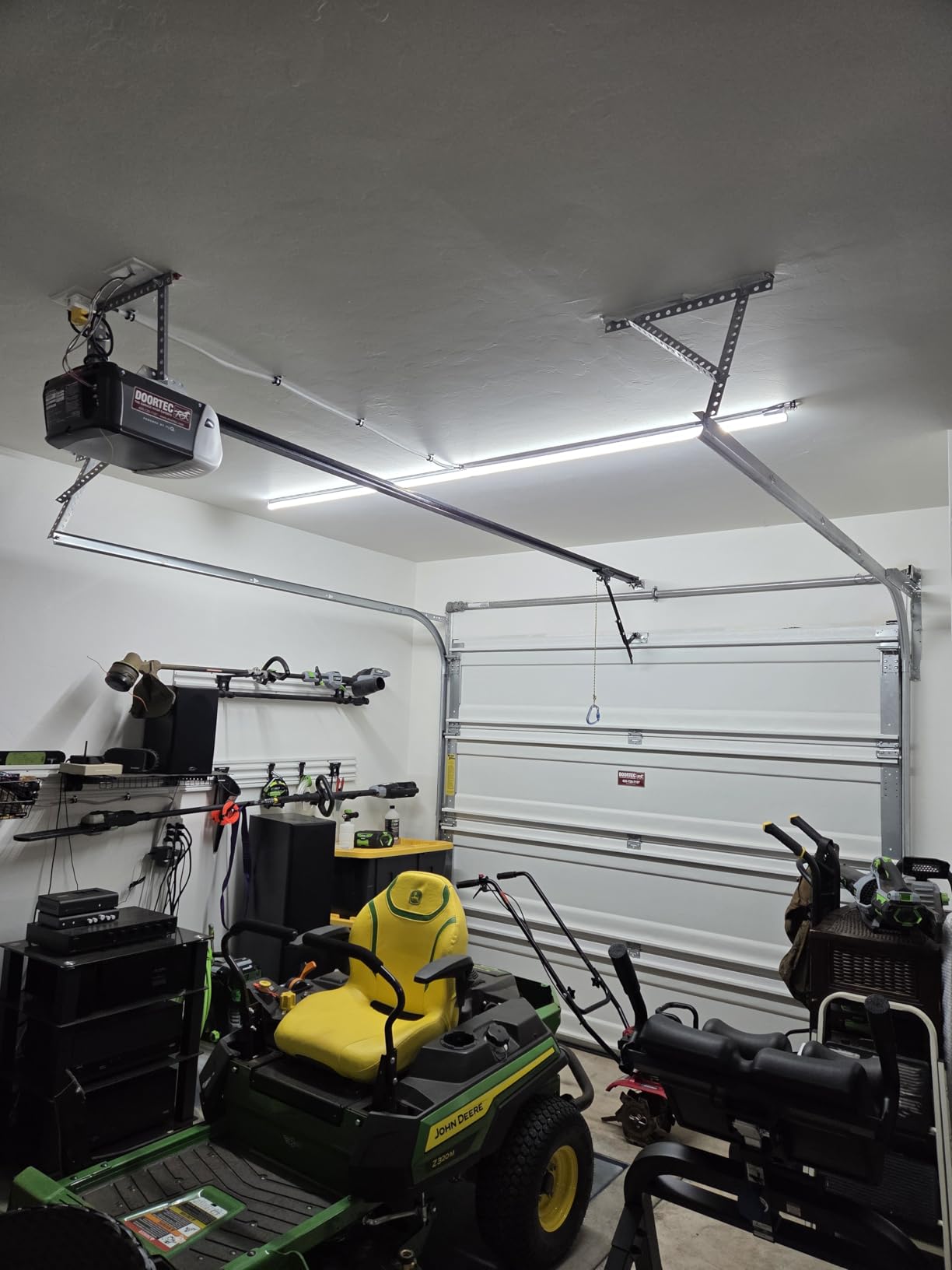 Barrina (6 Pack LED T5 Integrated Single Fixture, 4FT, 2200lm, 6500K 20W customer photo 2