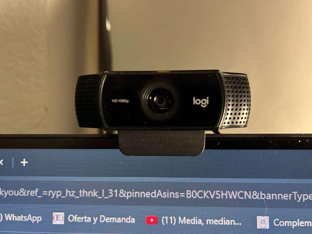 Logitech C922x HD Pro PC Webcam, Full HD 1080p/30fps or 720p/60fps Video, HD Light Correction, Works with Microsoft Teams, Google Meet, Zoom, Nintendo Switch 2’s new GameChat mode, Mac/Tablet- Black customer photo 1