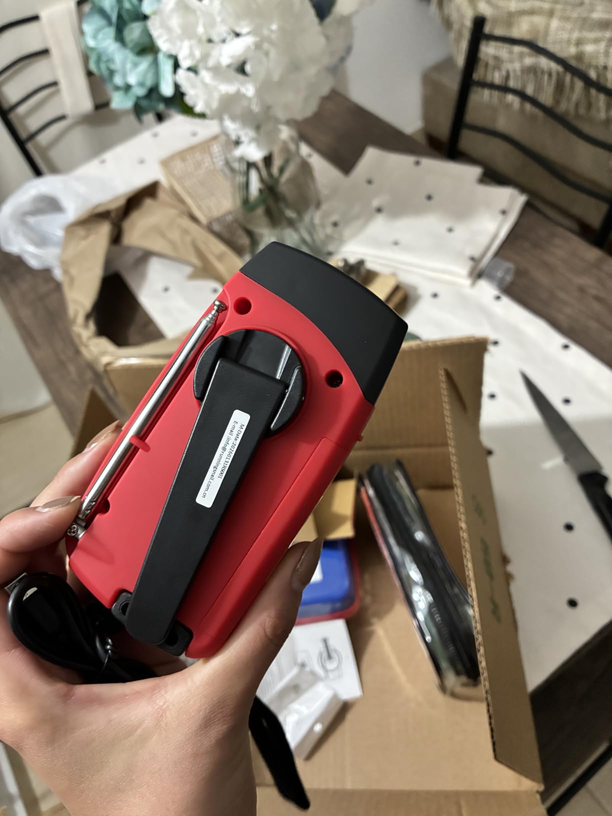 Hand Crank Radio with LED Flashlight,2000mAh NOAA AM FM Emergency Radio customer photo 1