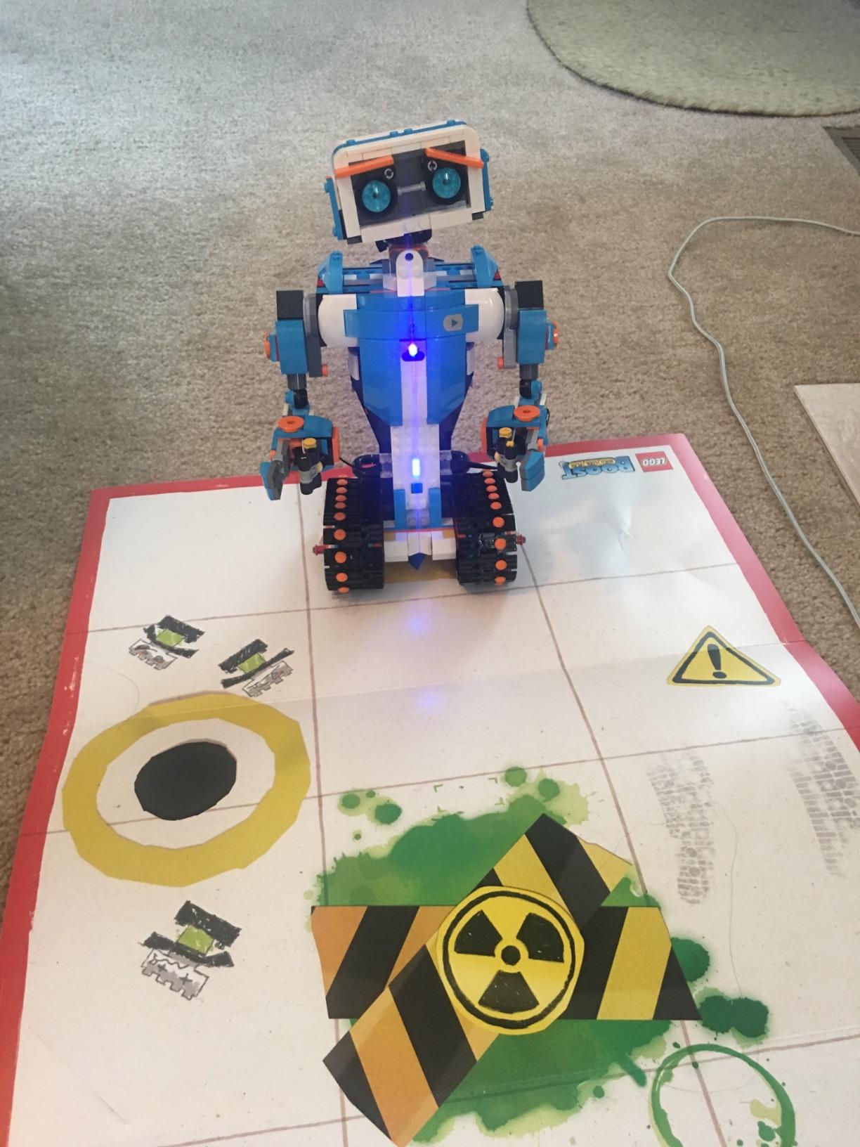 LEGO Boost Creative Toolbox 17101 Fun Robot Building Set and Educational Coding Kit for Kids, Award-Winning STEM Learning Toy (847 Pieces) customer photo 2