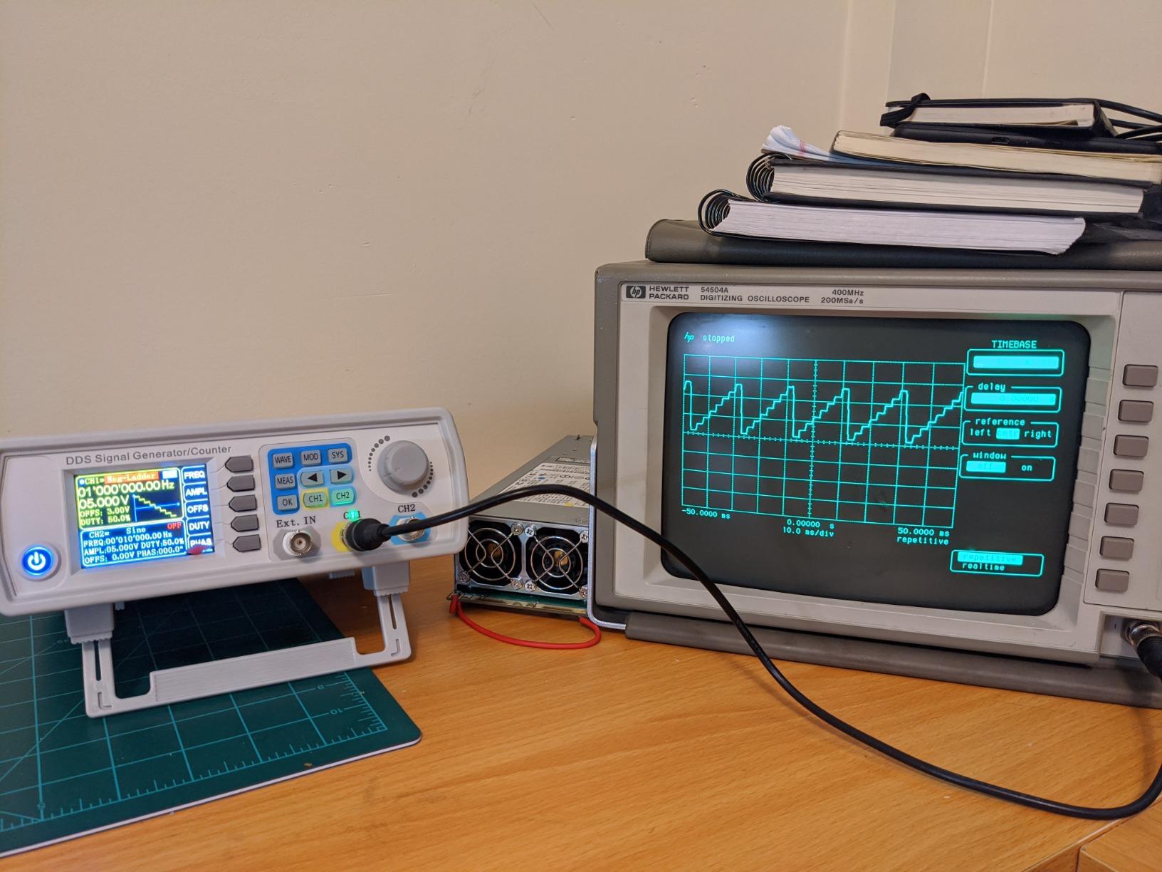 Koolertron Upgraded 15MHz DDS Signal Generator Counter,High Precision Dual-Channel Arbitrary Waveform Function Generator Frequency Meter 200MSa/s (15MHz) customer photo 2