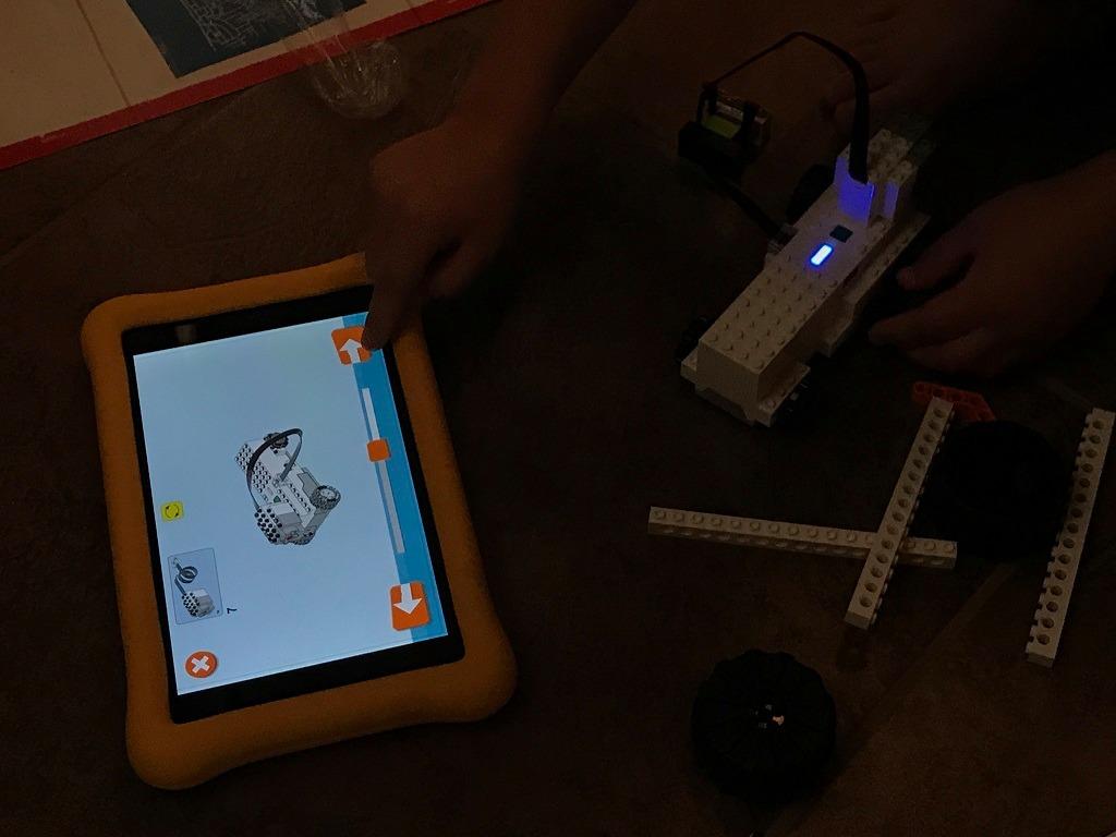 LEGO Boost Creative Toolbox 17101 Fun Robot Building Set and Educational Coding Kit for Kids, Award-Winning STEM Learning Toy (847 Pieces) customer photo 2