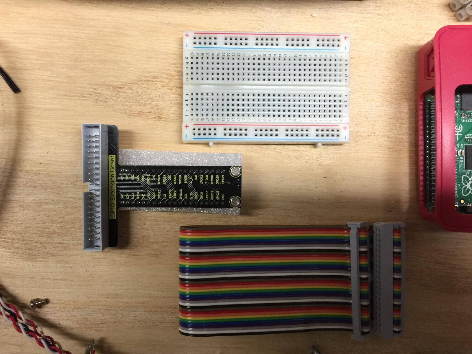 KEYESTUDIO GPIO Breakout Kit for Raspberry Pi - Assembled Pi Breakout + Rainbow Ribbon Cable + 400 Tie Points Solderless Breadboard customer photo 2