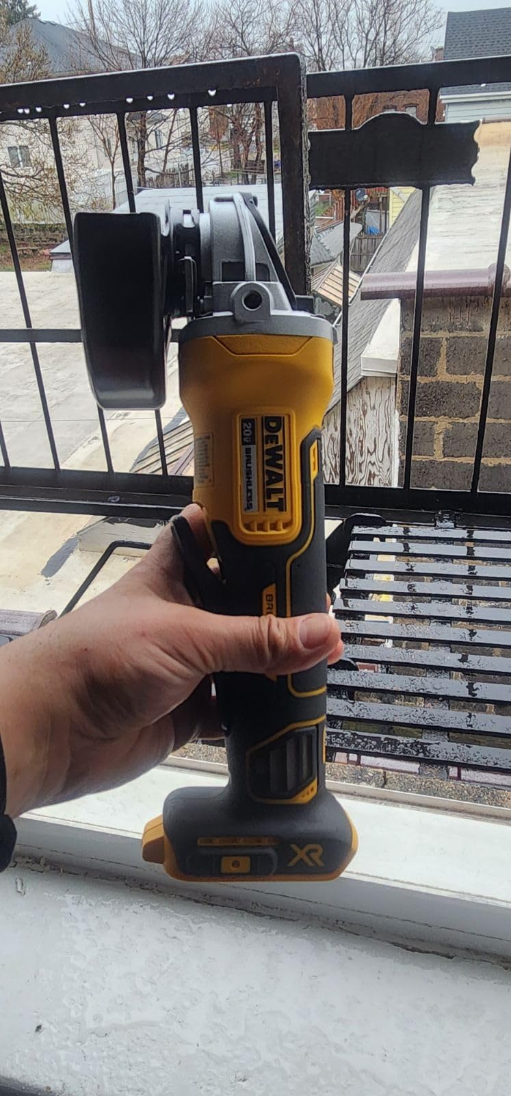 DEWALT 20V MAX* Angle Grinder Tool Cordless Brushless, 4 1/2 Inch, with Paddle Switch and Kickback Brake, Tool Only (DCG413B) customer photo 1