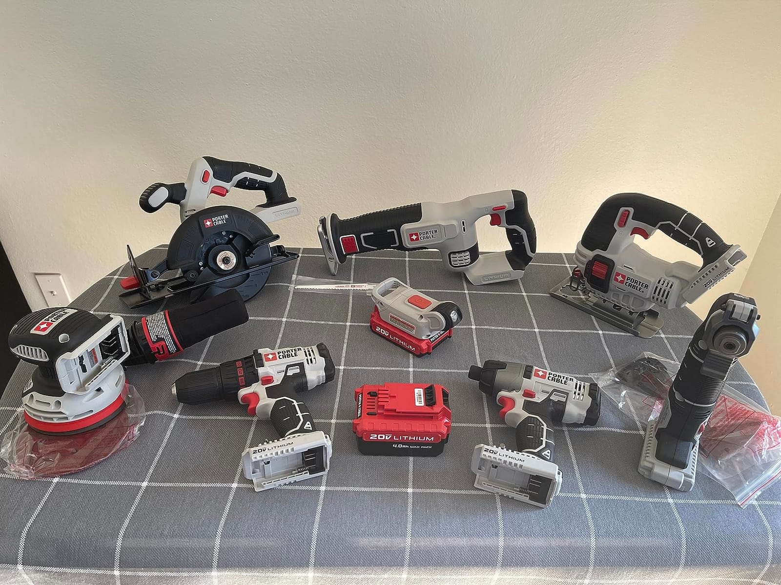 PORTER-CABLE 20V MAX Lithium Ion 8-Tool Set, 2 Batteries & Charger Included (PCCK6118) customer photo 1