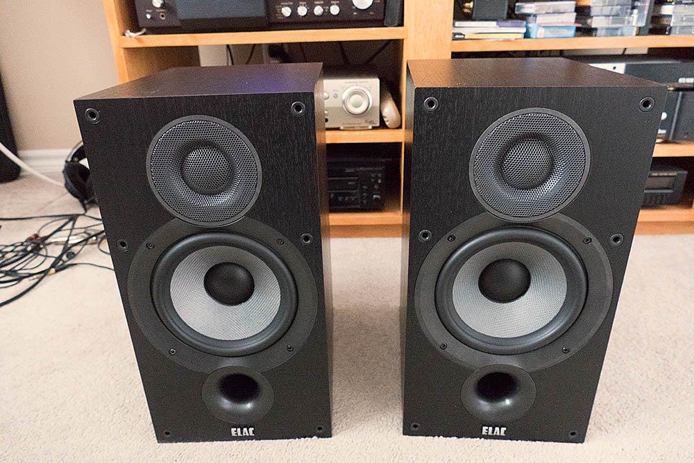 ELAC Debut 2.0 B5.2 Bookshelf Speakers, Black (Pair) - 1” Cloth Dome Tweeter & 5.25” Aramid Fiber Woofer - 2-Way Bass Reflex - Up to 35,000 Hz Response customer photo 1