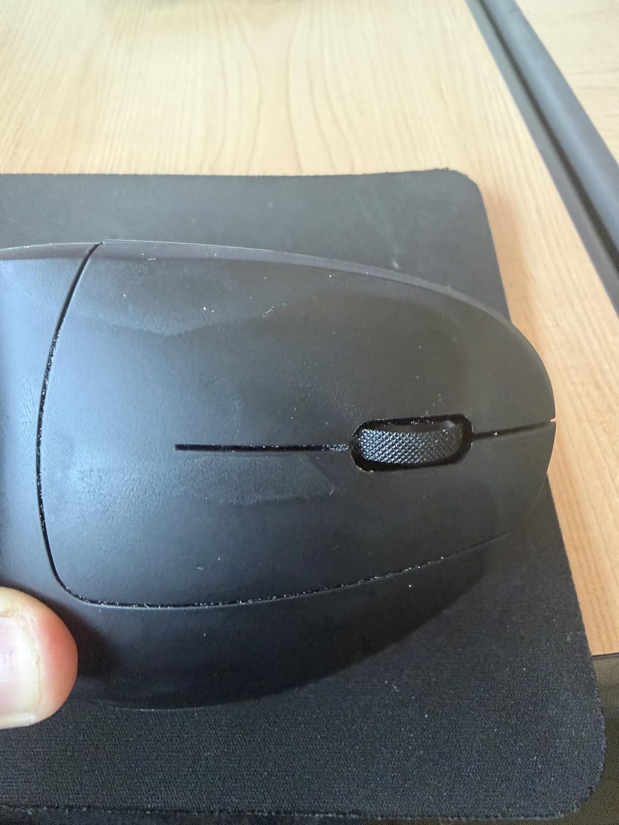 Lekvey Ergonomic Mouse, Rechargeable Vertical Wireless Mouse, Comfort Grip customer photo 2
