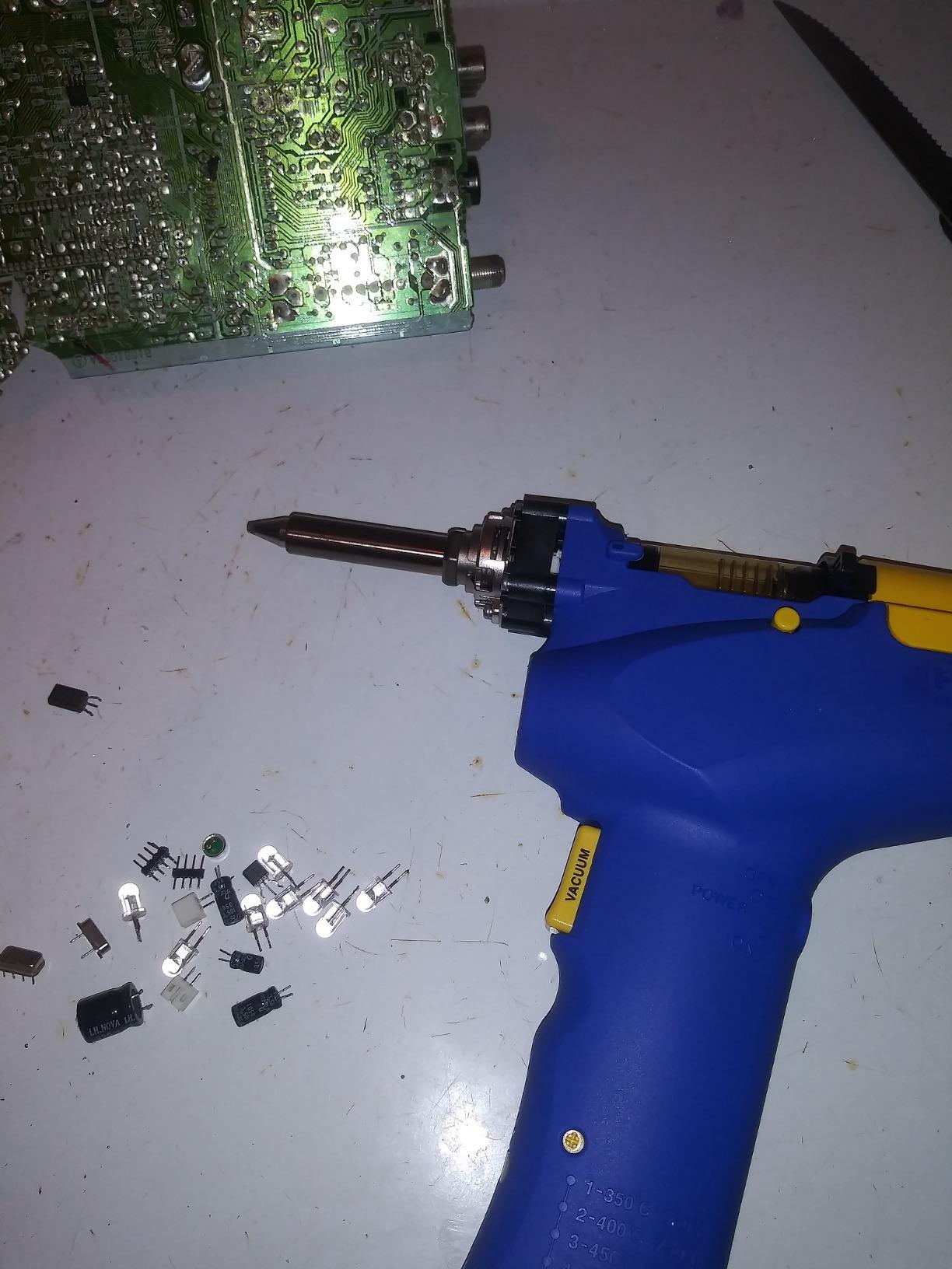 Hakko FR301-03/P Portable Desoldering Tool with Precise Temperature Control °F /°C customer photo 1