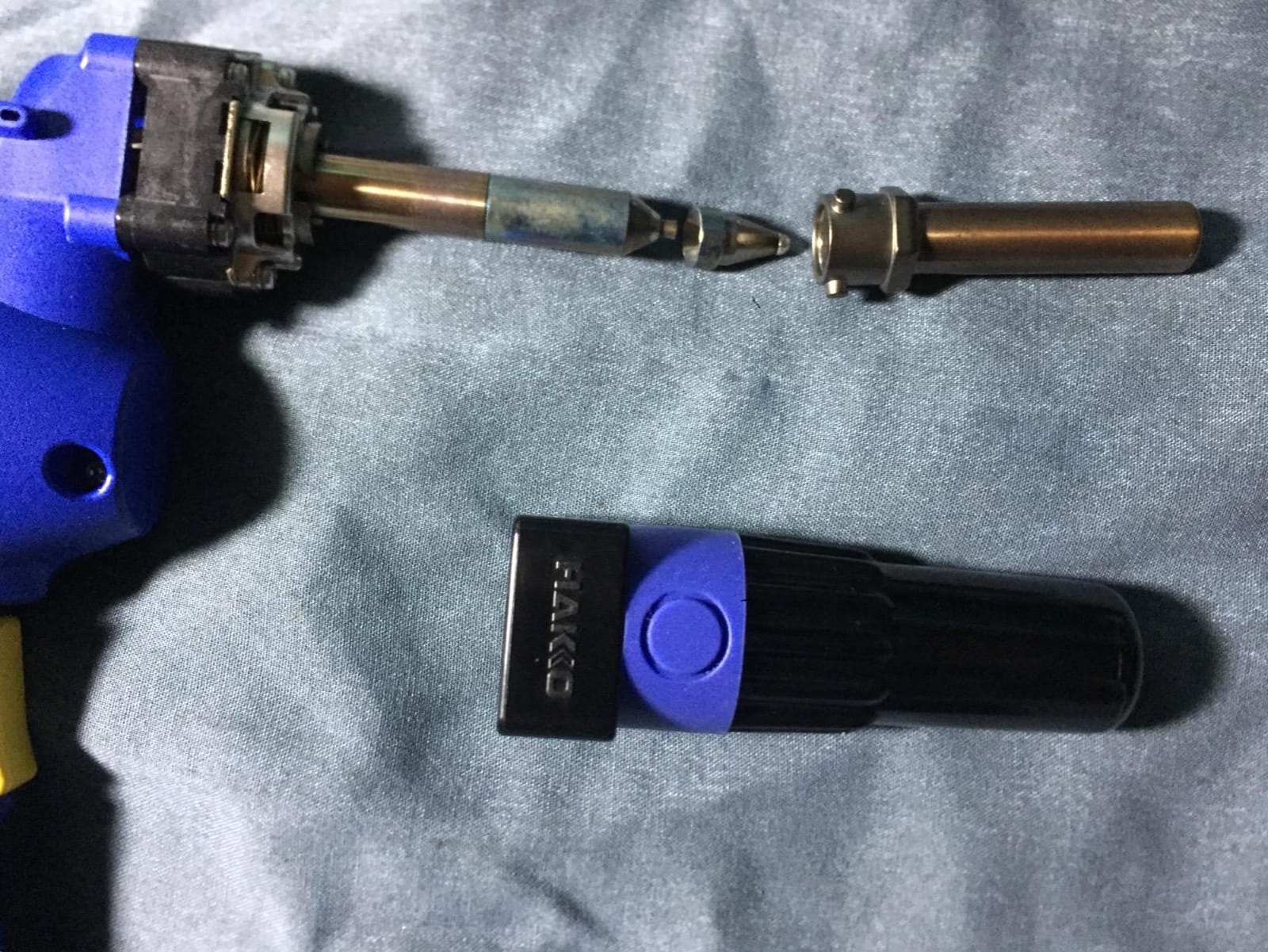 Hakko FR301-03/P Portable Desoldering Tool with Precise Temperature Control °F /°C customer photo 2