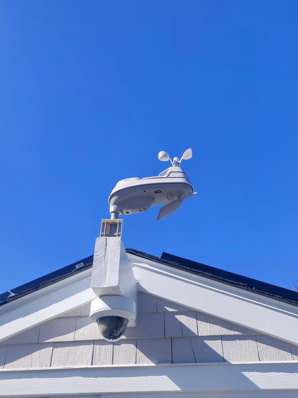AcuRite Iris (5-in-1) Home Weather Station with Wi-Fi Connection to Weather Underground with Temperature, Humidity, Wind Speed/Direction, and Rainfall (01540M), Black customer photo 2