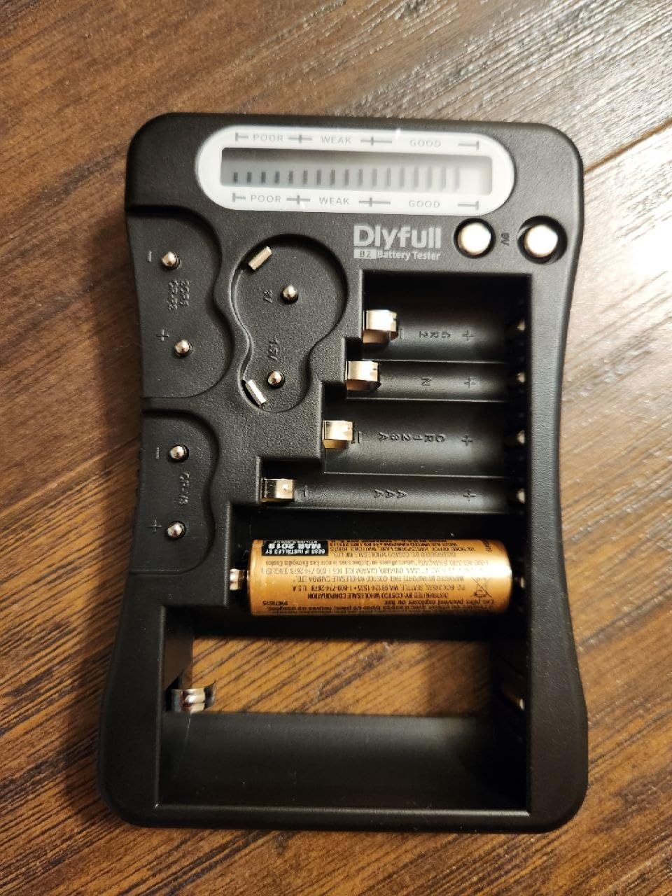 Dlyfull Battery Tester for AA AAA C D 9V, Button Cell & Household Batteries customer photo 2