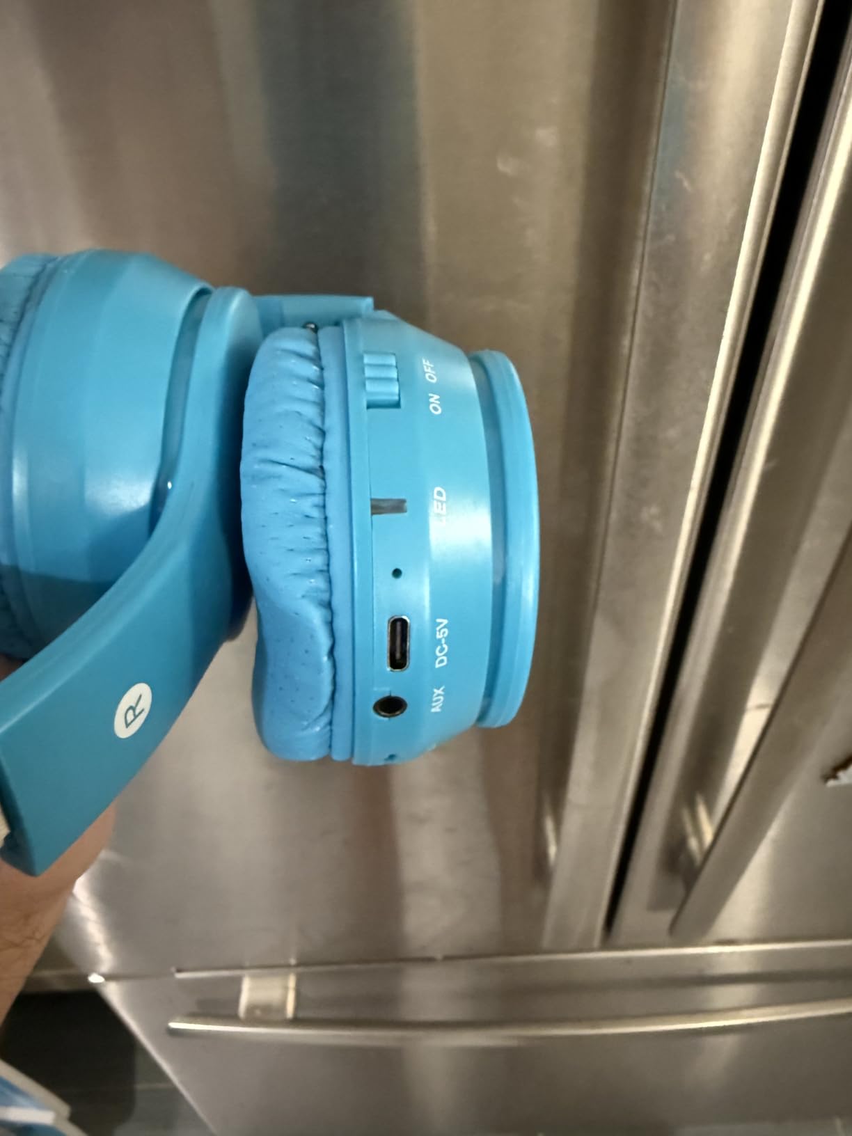 Kids Bluetooth Headphones Wireless 68 Hours,Safe Volume Limit 85/94dB Blue customer photo 1