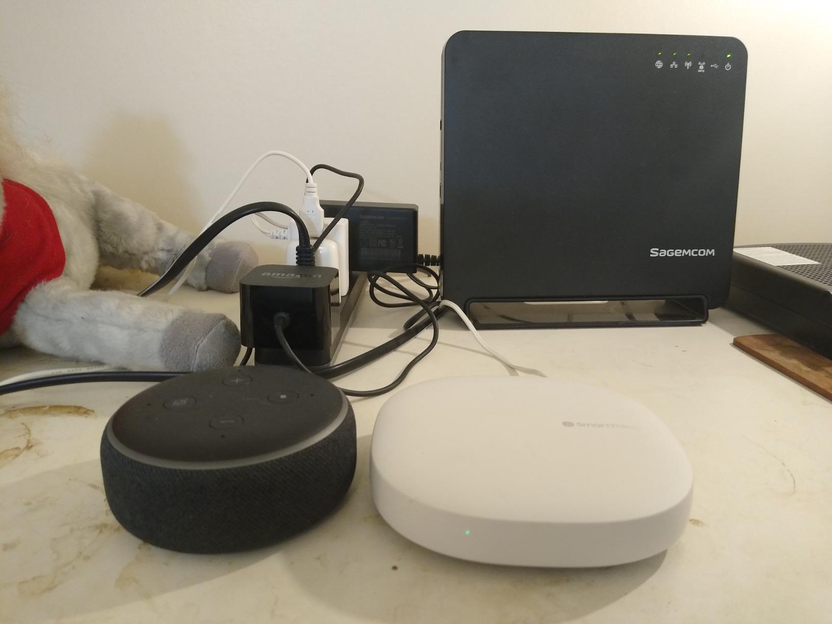 SmartThings Hub 3rd Generation [GP-U999SJVLGDA] Smart Home Automation Hub Home Monitoring Smart Devices - Alexa Google Home Compatible - Zigbee, Z-Wave, Cloud to Cloud Protocols – White customer photo 2
