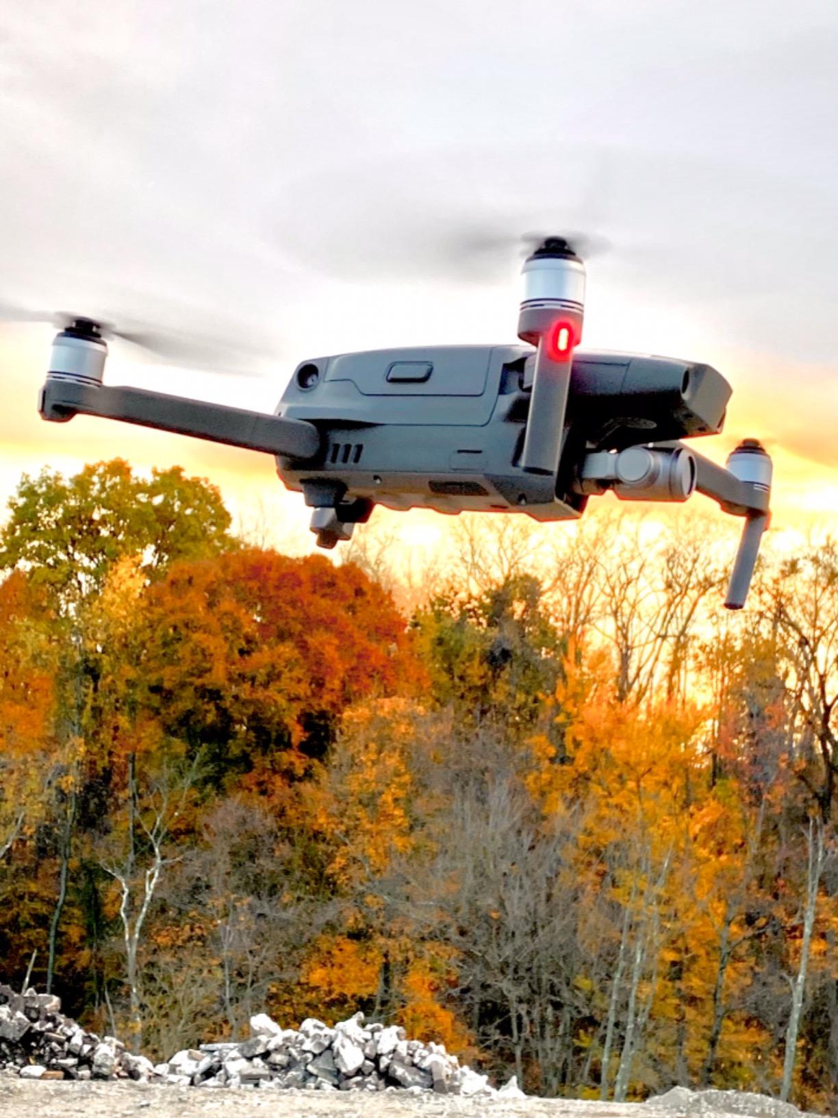 DJI Mavic 2 Zoom - Drone Quadcopter UAV with Optical Zoom Camera 3-Axis Gimbal 4K Video 12MP 1/2.3