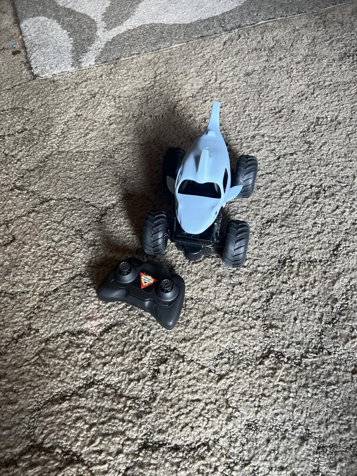 Monster Jam Official Grave Digger Remote Control Monster Truck, 1:24 Scale, 2.4 GHz, for Ages 4 and Up customer photo 2