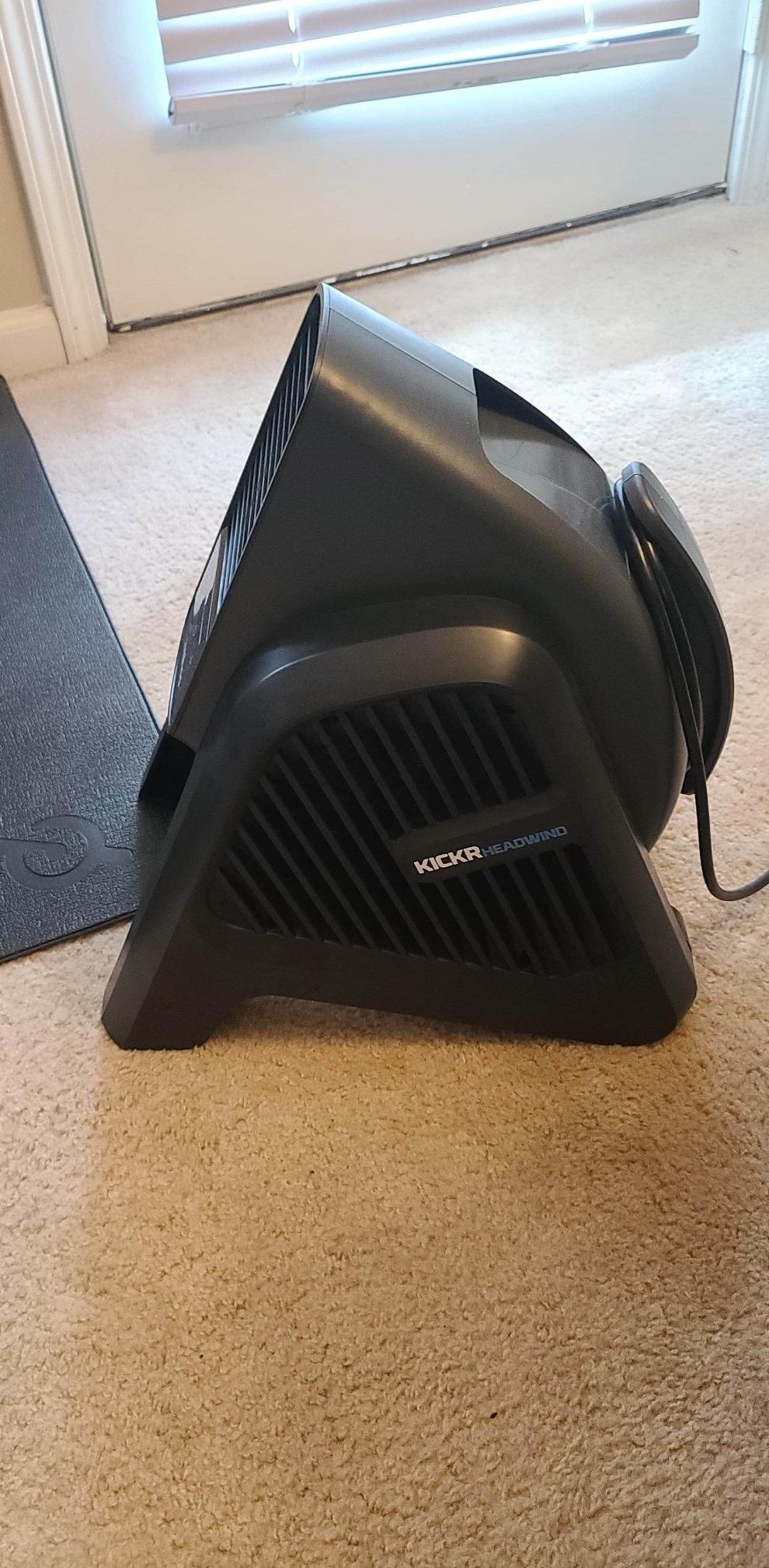Wahoo KICKR HEADWIND Heartrate/Speed Controlled Cycling Fan for Indoor Bike Trainers, Stationary/Spin Bikes, Cross Training, Black customer photo 1