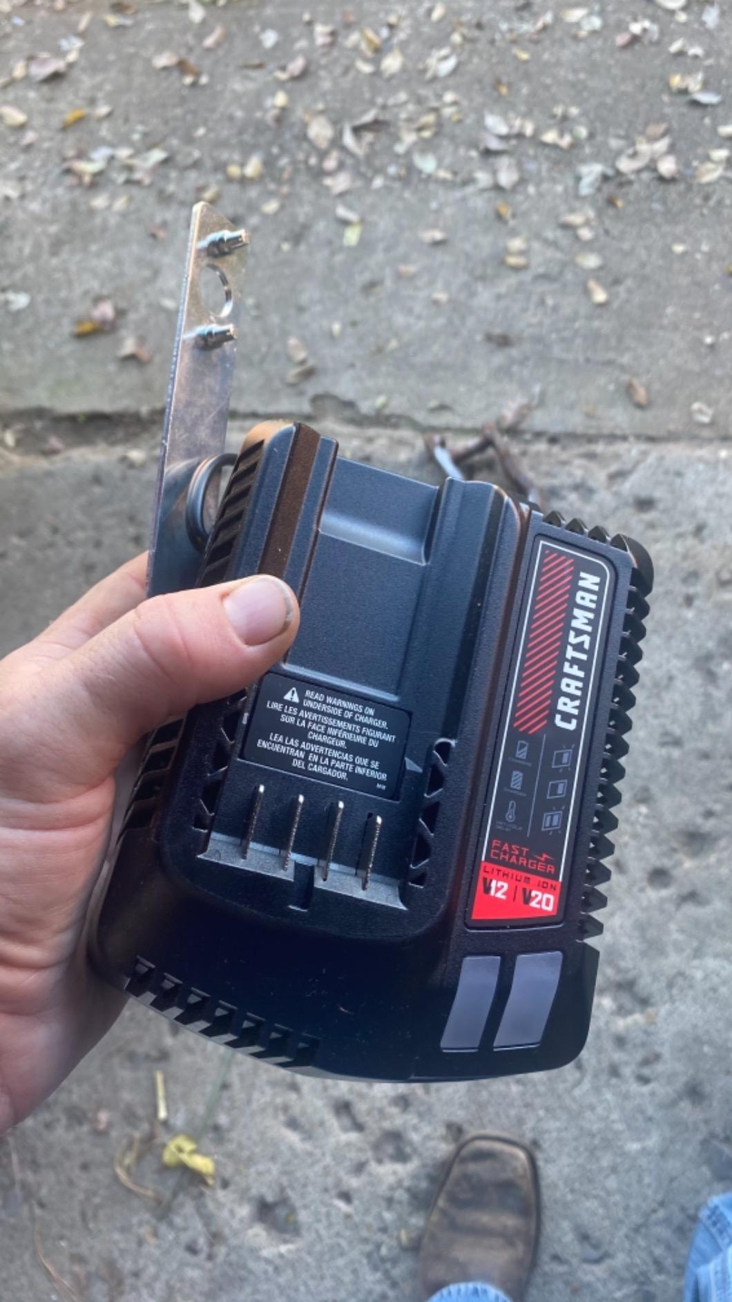 CRAFTSMAN V20 Cordless Angle Grinder Tool Kit, 4-1/2 inch, Battery and Charger Included (CMCG400M1) customer photo 1