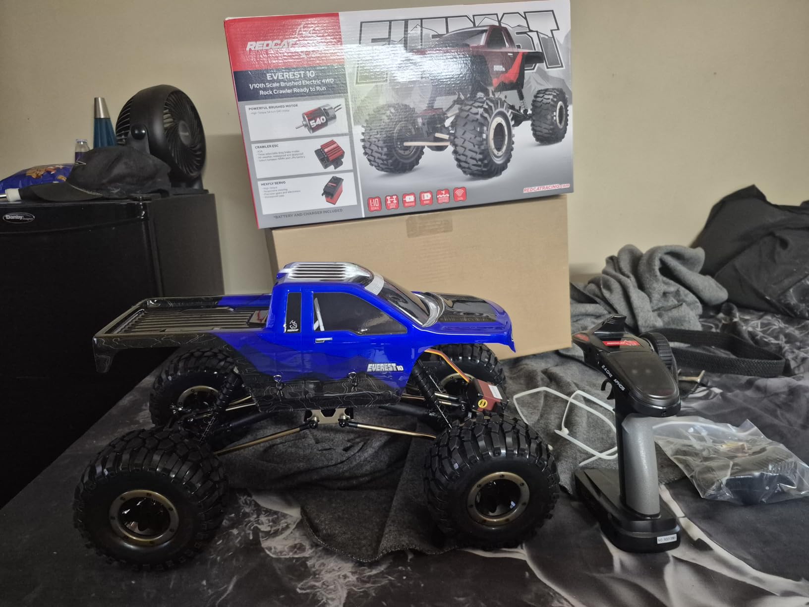 Redcat Racing Everest-10 Electric Rock Crawler with Waterproof Electronics, 2.4Ghz Radio Control (1/10 Scale), Blue/Black customer photo 2
