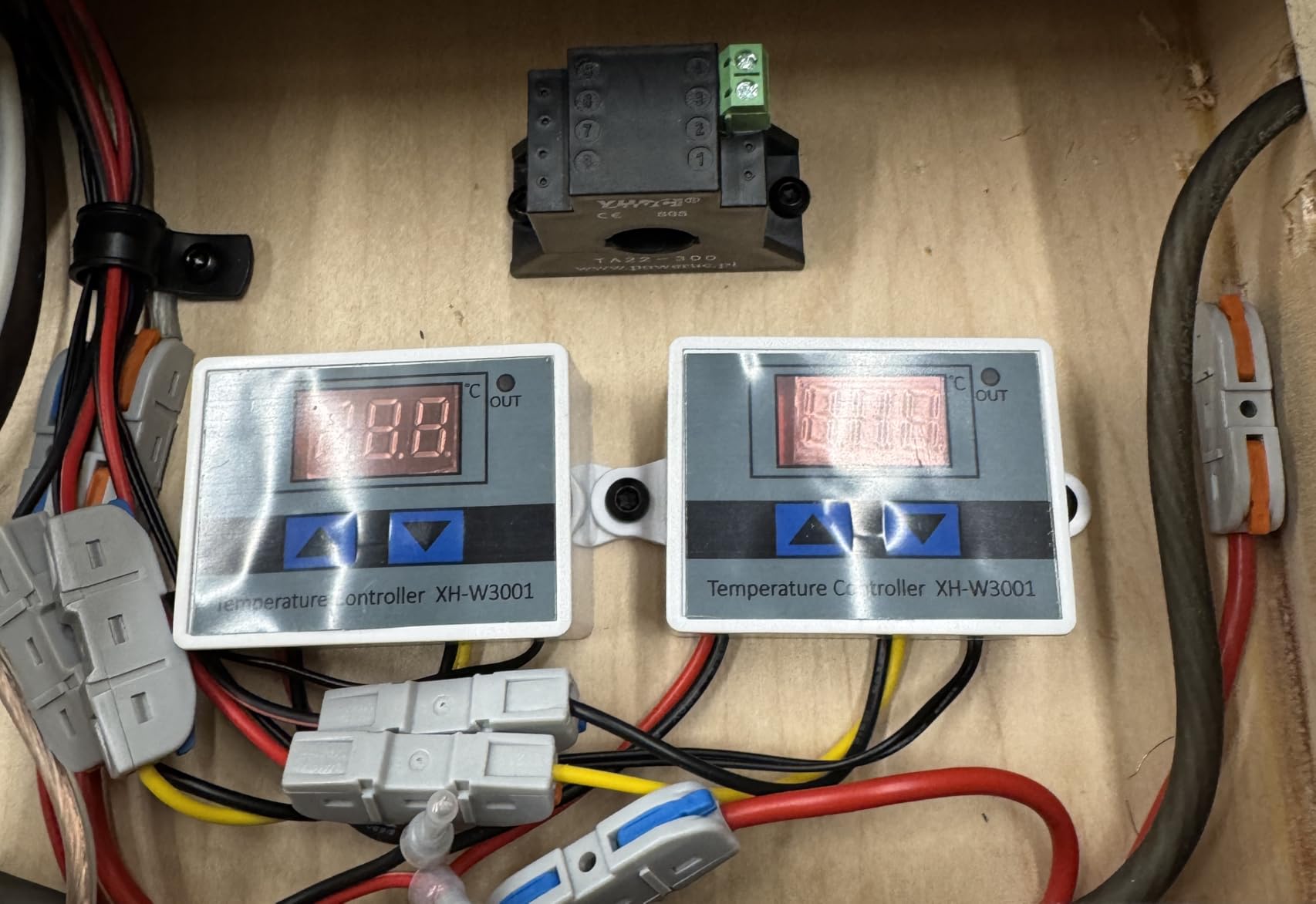 DROK Adjustable Voltage Regulator, IP68 Waterproof DC to DC Buck Converter 8-35V to 3-24V 5A, Aluminum Protective Case Step Down Converter 5V 12V Power Supply customer photo 2