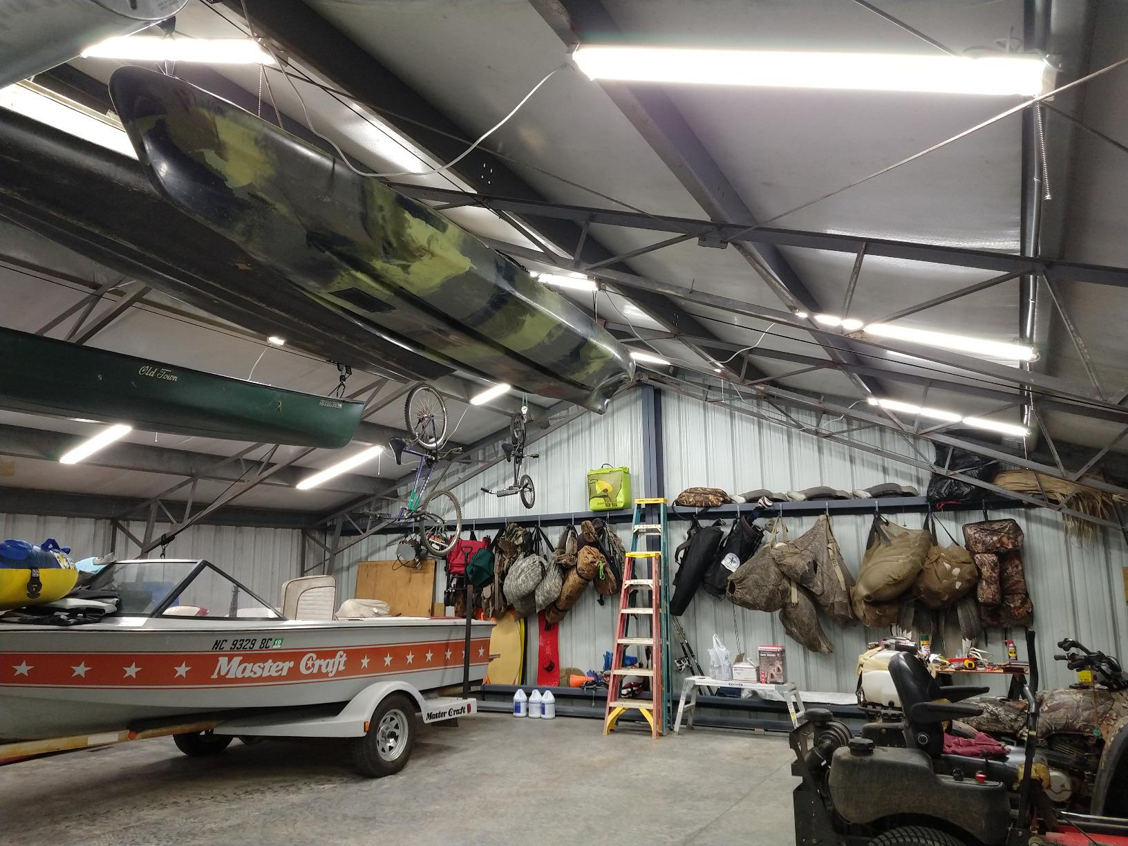 Sunco 2 Pack LED Shop Lights 4ft, Wraparound Fixtures, 40W=300W, Linkable customer photo 2