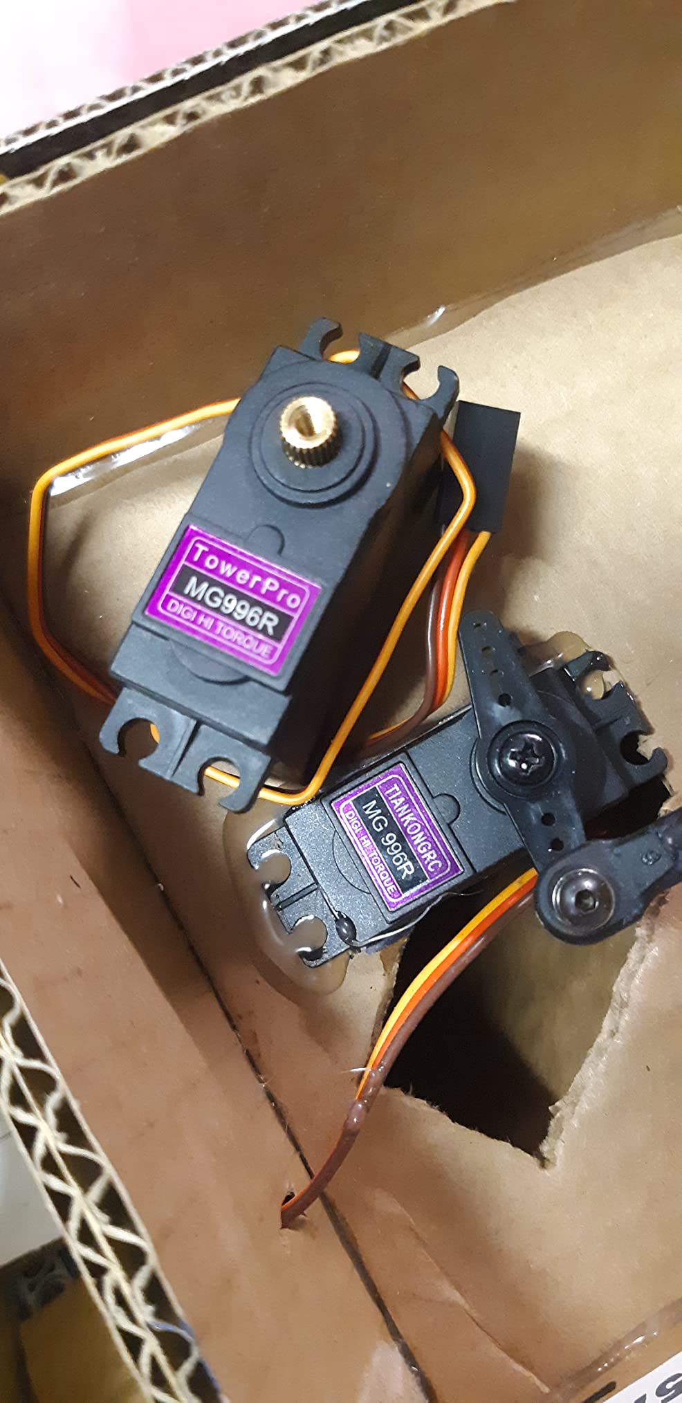 Deegoo [4-Pack] MG996R 55g Metal Gear Torque Digital Servo Motor for Futaba JR RC Helicopter Car Boat Robot customer photo 1