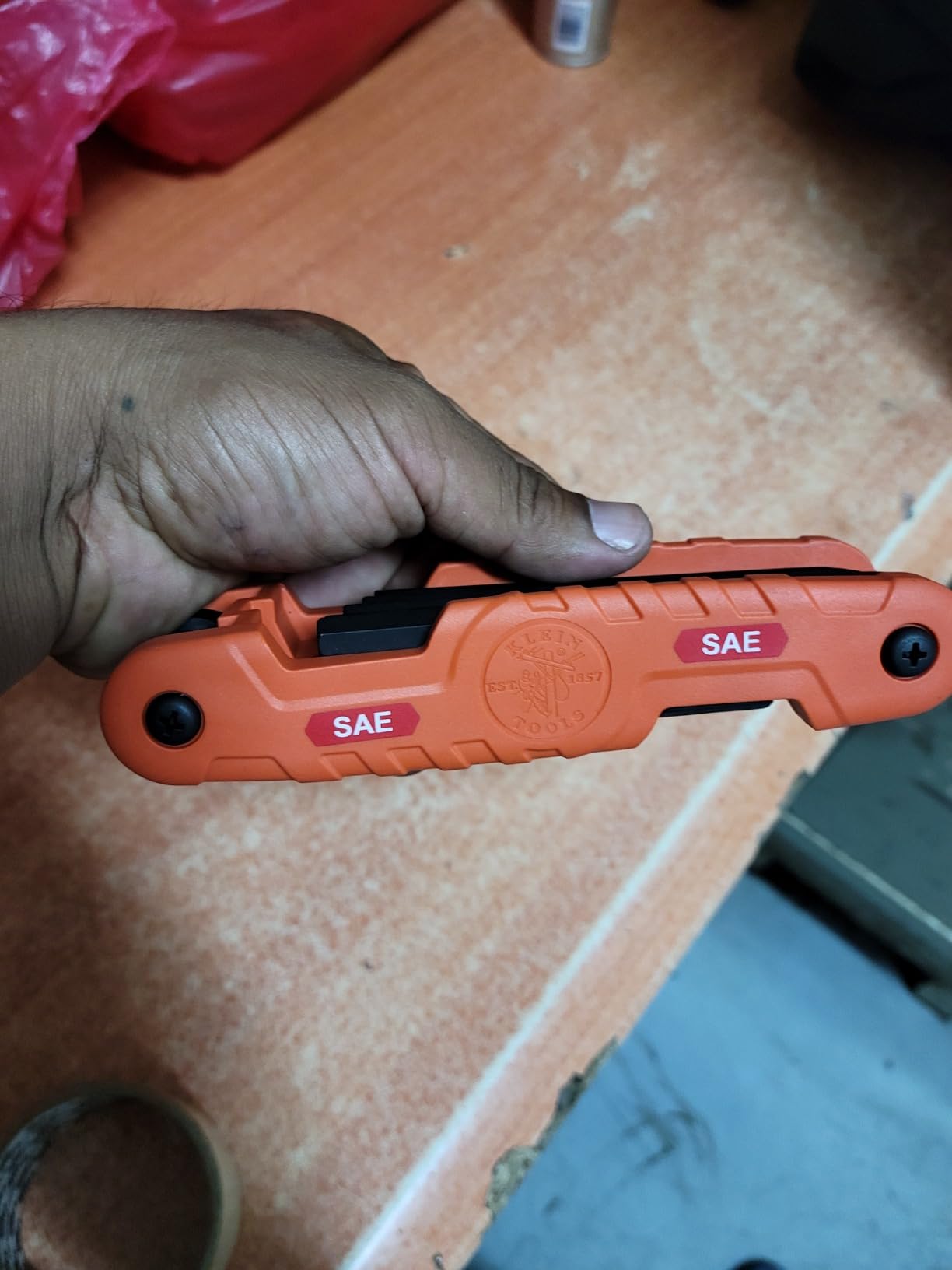 Klein Tools 70550 Hex Wrench Key Set, 11 SAE Sizes, Heavy Duty Folding Allen Wrench Tool with Extra Long Hex Keys customer photo 2