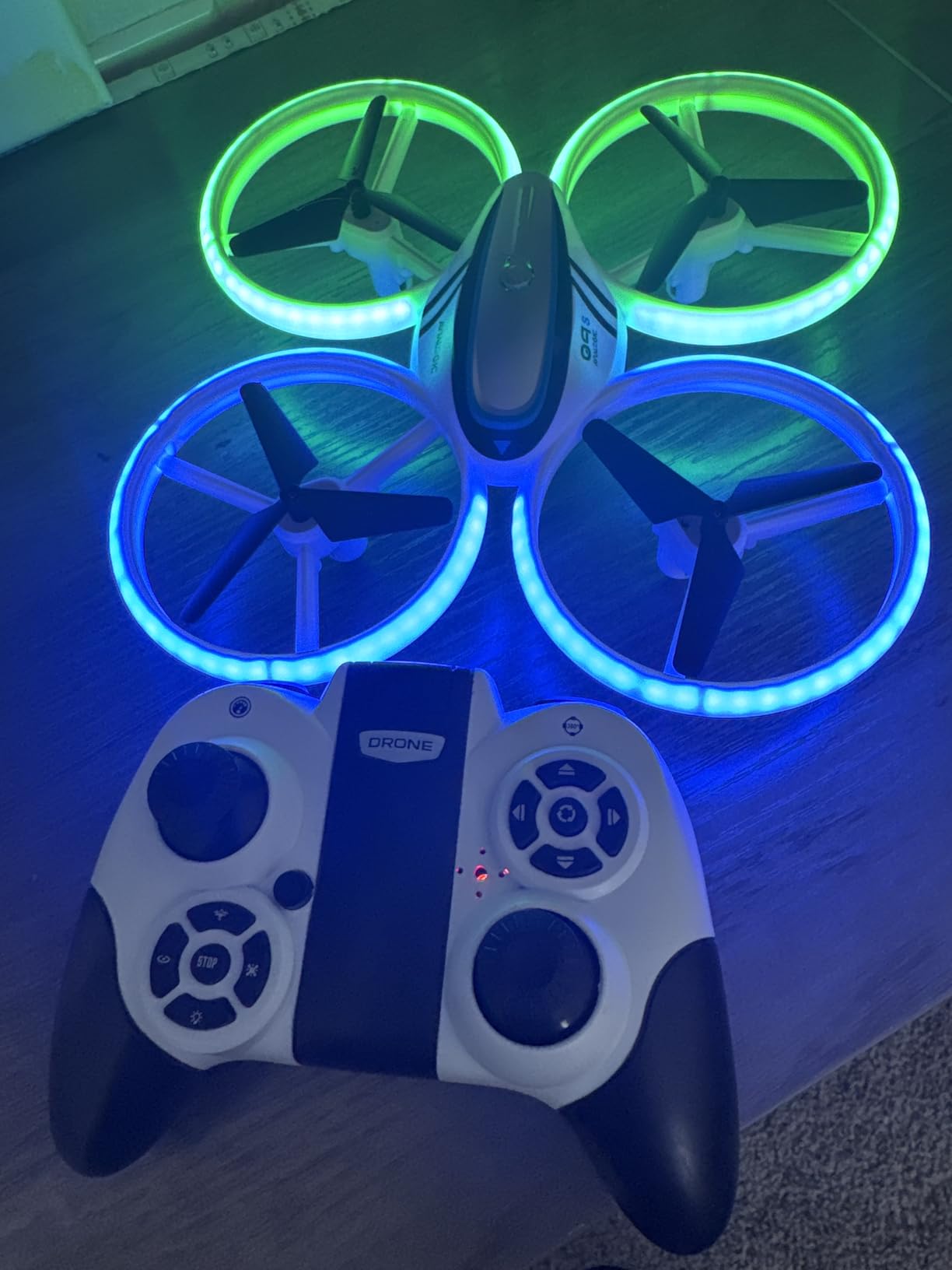 Q9s Drones for Kids,RC Drone with Altitude Hold and Headless Mode,Quadcopter with Blue&Green Light,Propeller Full Protect,2 Batteries and Remote Control,Easy to fly Kids Gifts Toys for Boys and Girls customer photo 1