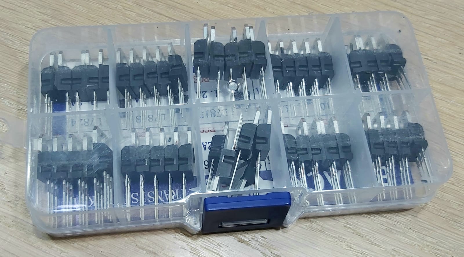 BOJACK 10 Values 50 Pcs LM317 L7805 L7806 L7808 L7809 L7810 L7812 L7815 L7818 L7824 TO-220 Package High Current Positive Voltage Regulator Assortment Kit customer photo 2