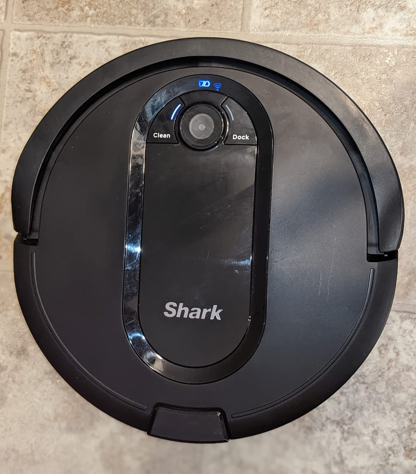 Shark IQ App-Controlled Self-Emptying Robot Vacuum, RV100AE/UR1000SR - Black (Renewed) customer photo 2
