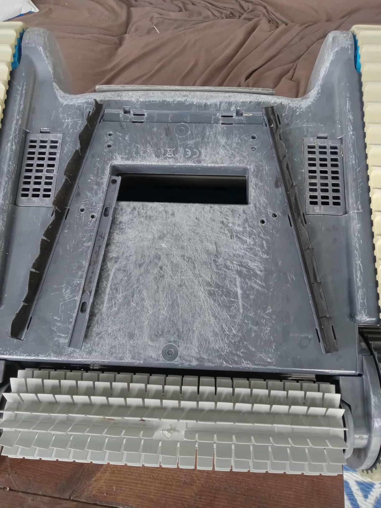 Dolphin Proteus DX3 Automatic Robotic Pool Vacuum Cleaner, Wall Climbing, Active Scrubber Brush, Ideal for In-ground Pools up to 33 FT in Length customer photo 1