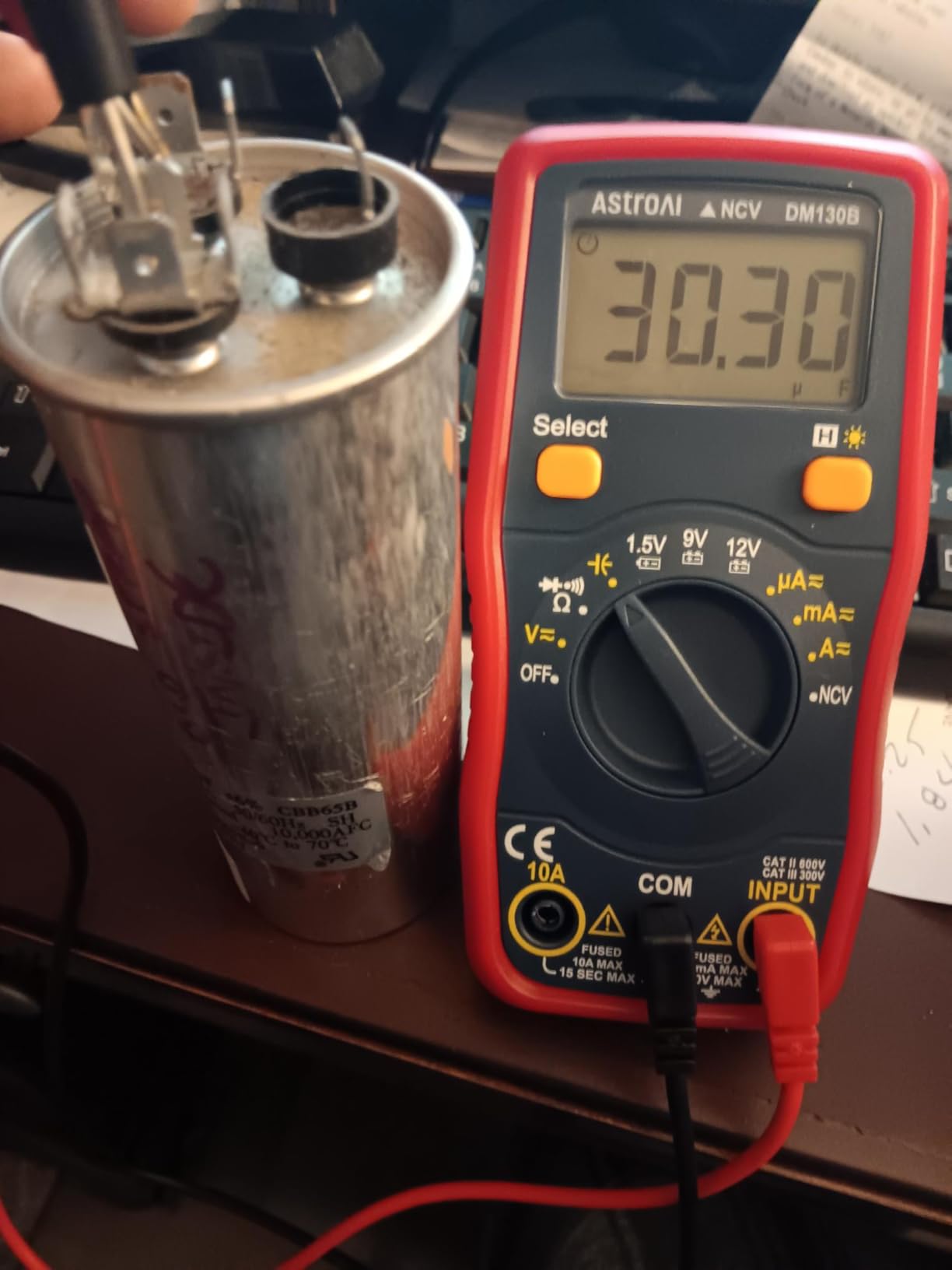 AstroAI DM130B Multimeter, 4000 Counts, Auto-Ranging, Capacitance Testing customer photo 2