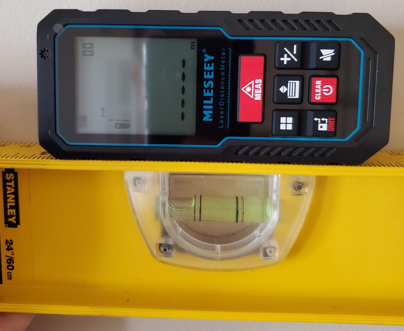 MILESEEY Laser Measure, Laser Measuring Tool with Angle Sensor customer photo 2